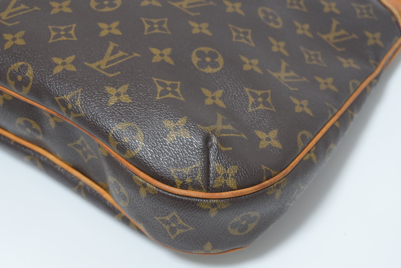 Louis Vuitton Odeon MM Shoulder Bag Used