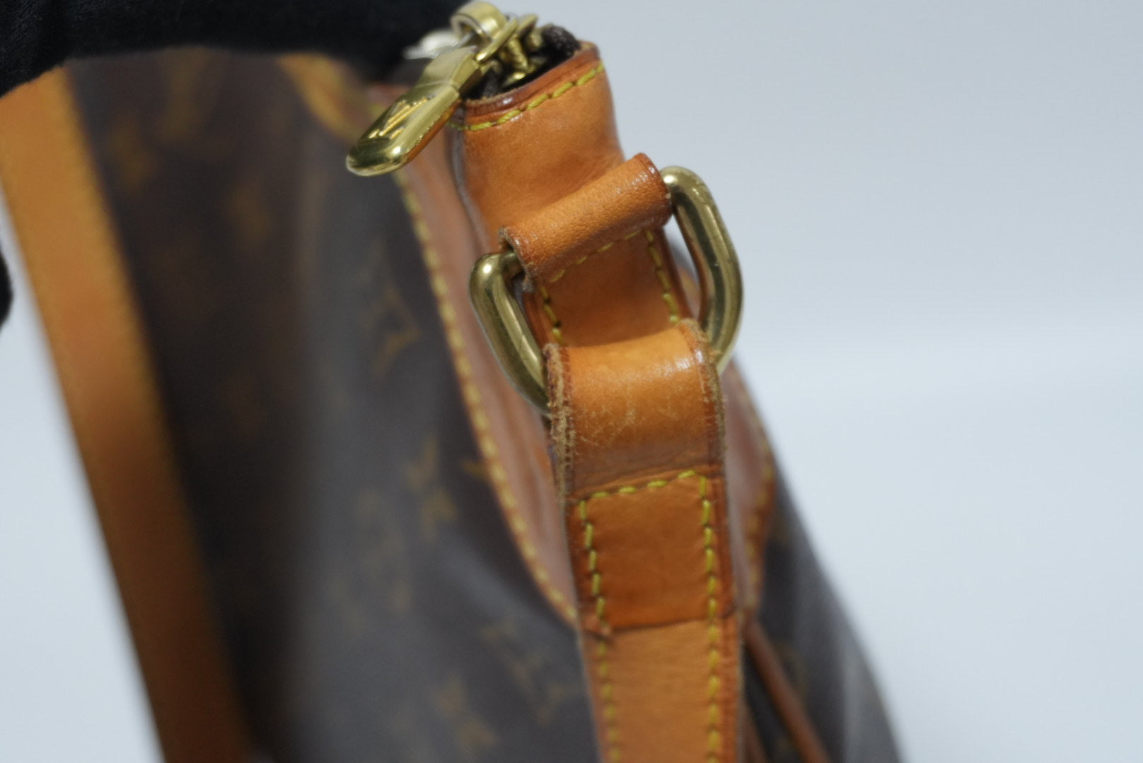 Louis Vuitton Odeon MM Shoulder Bag Used