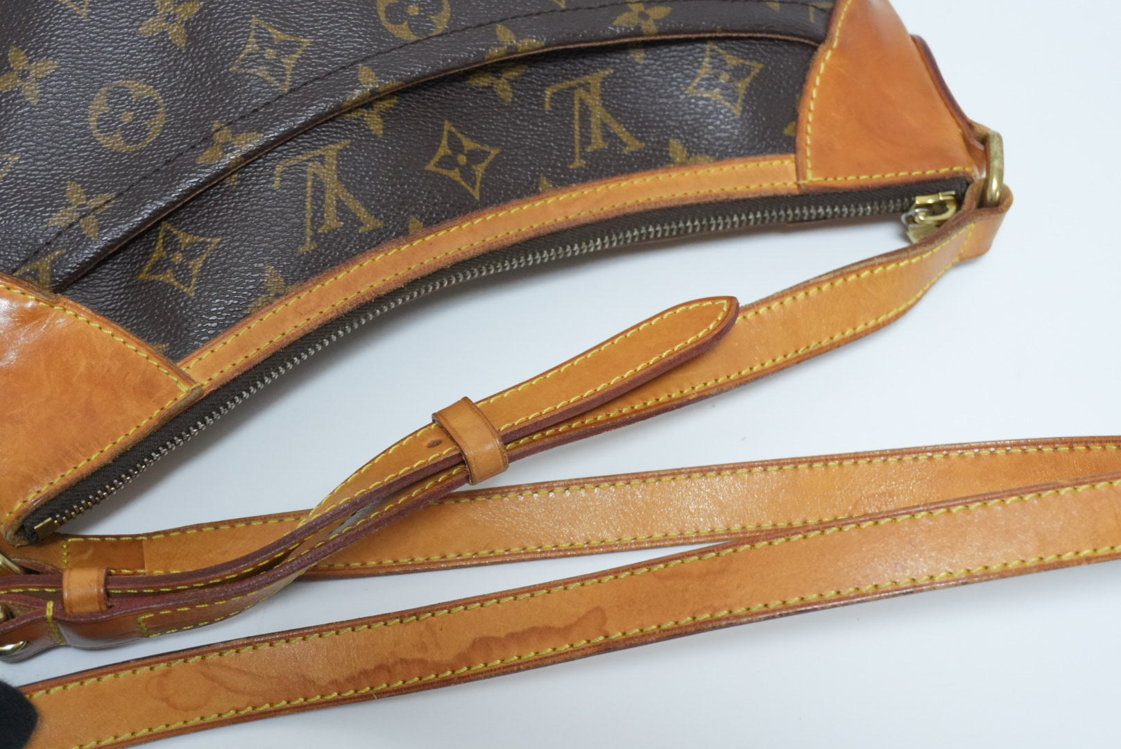 Louis Vuitton Odeon MM Shoulder Bag Used