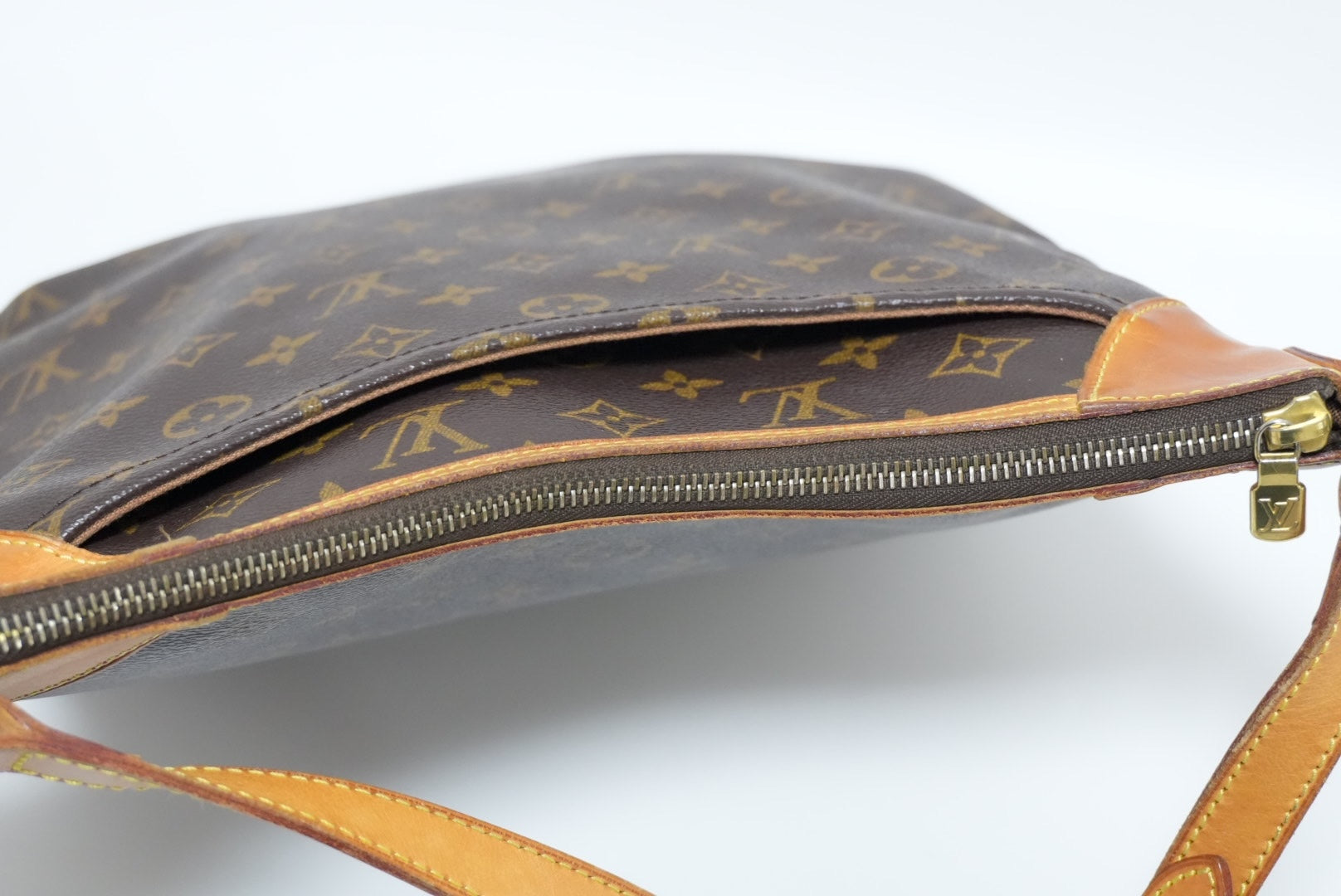 Louis Vuitton Odeon MM Shoulder Bag Used