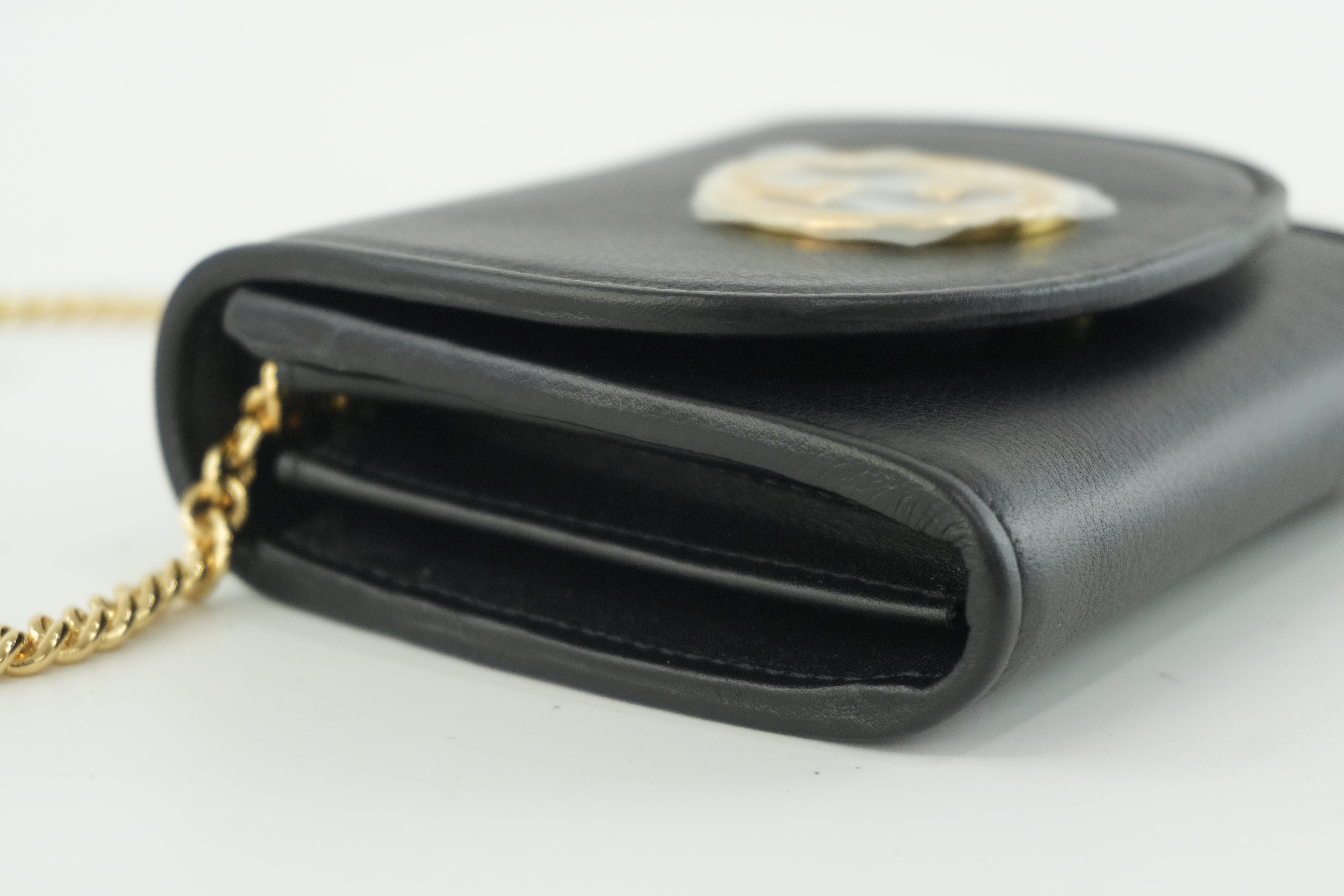 Gucci Leather Chain Shoulder Small Pouch Black Used