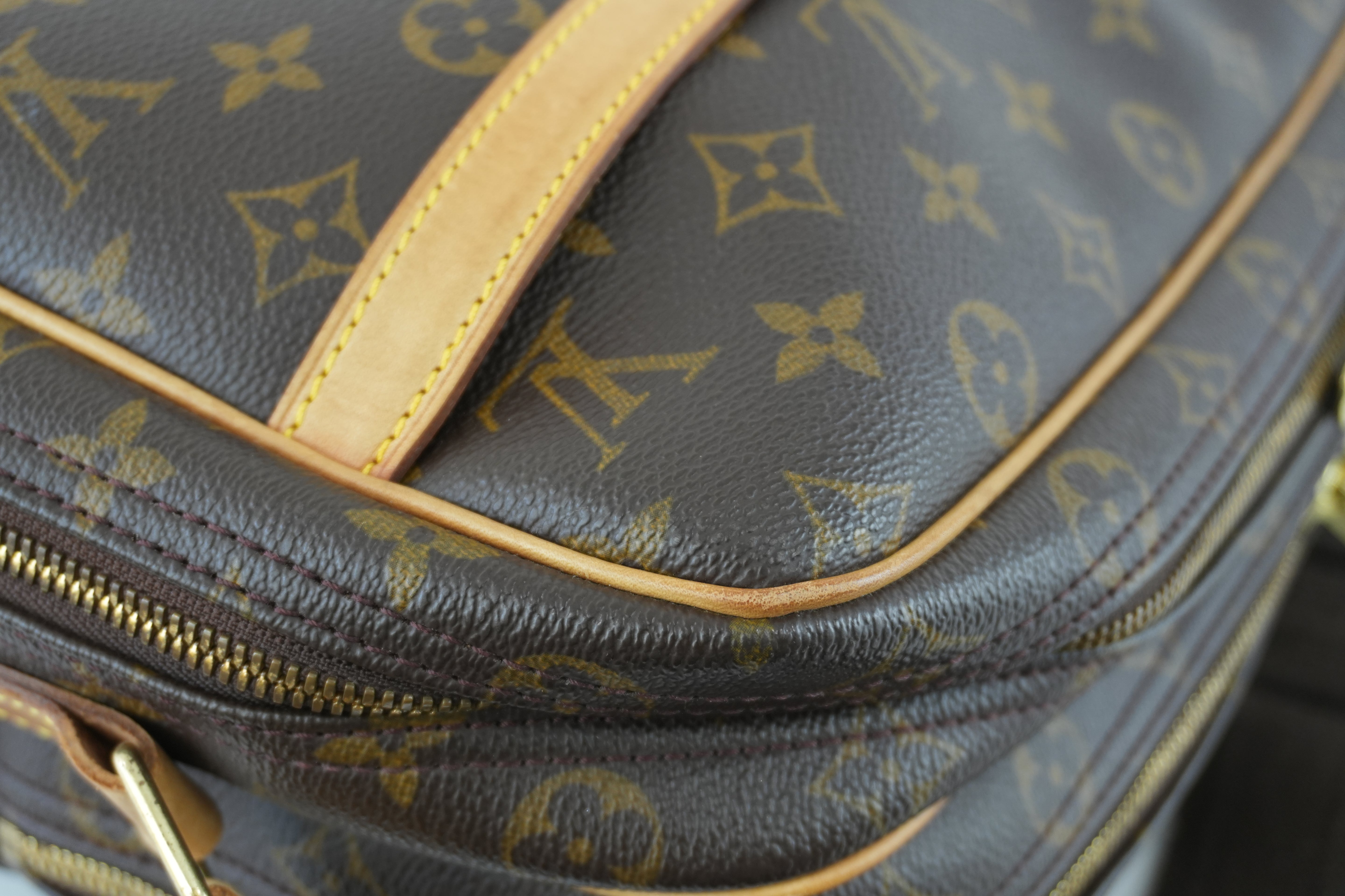 Louis Vuitton Monogram Reporter GM Messenger Bag Used