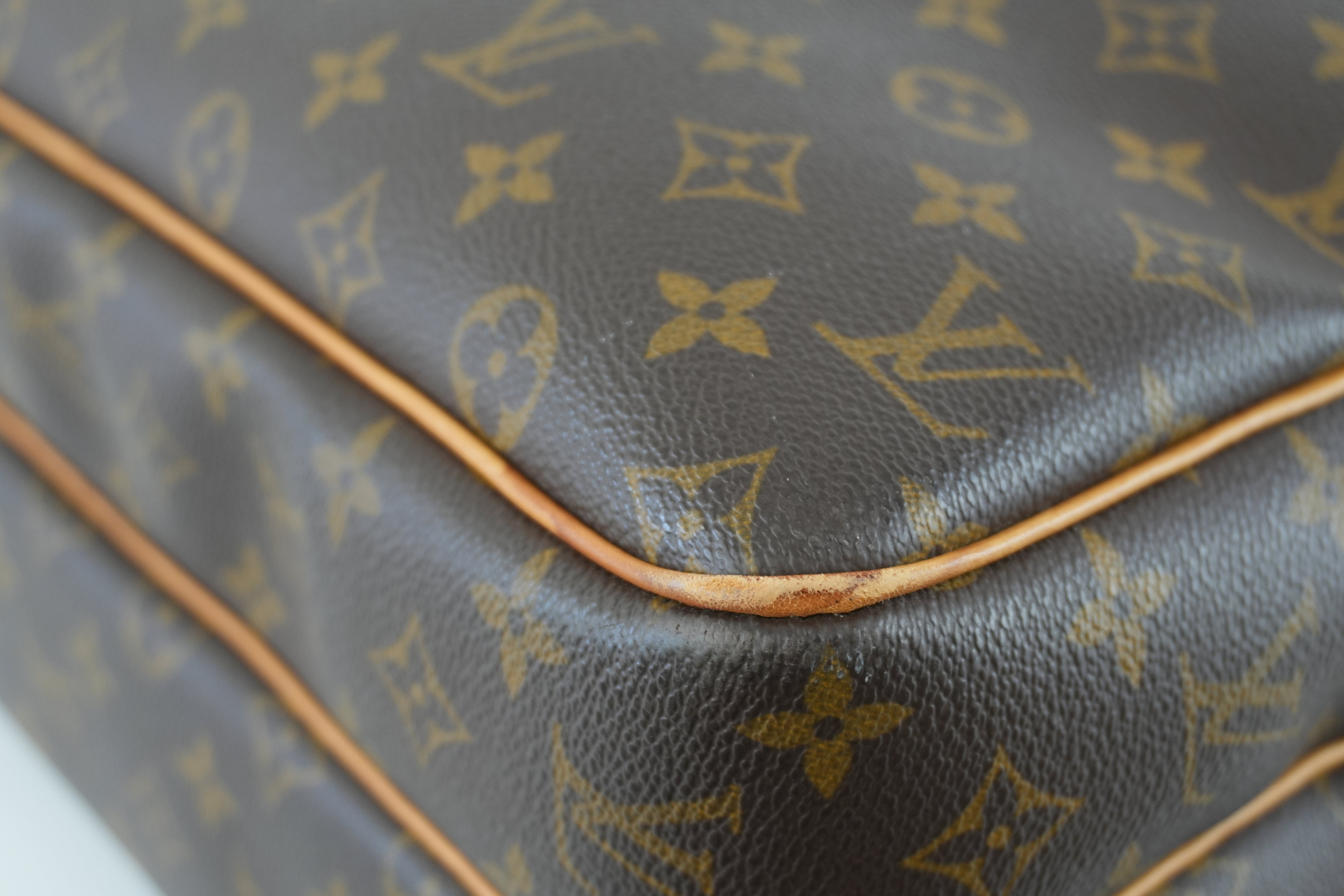 Louis Vuitton Monogram Reporter GM Messenger Bag Used