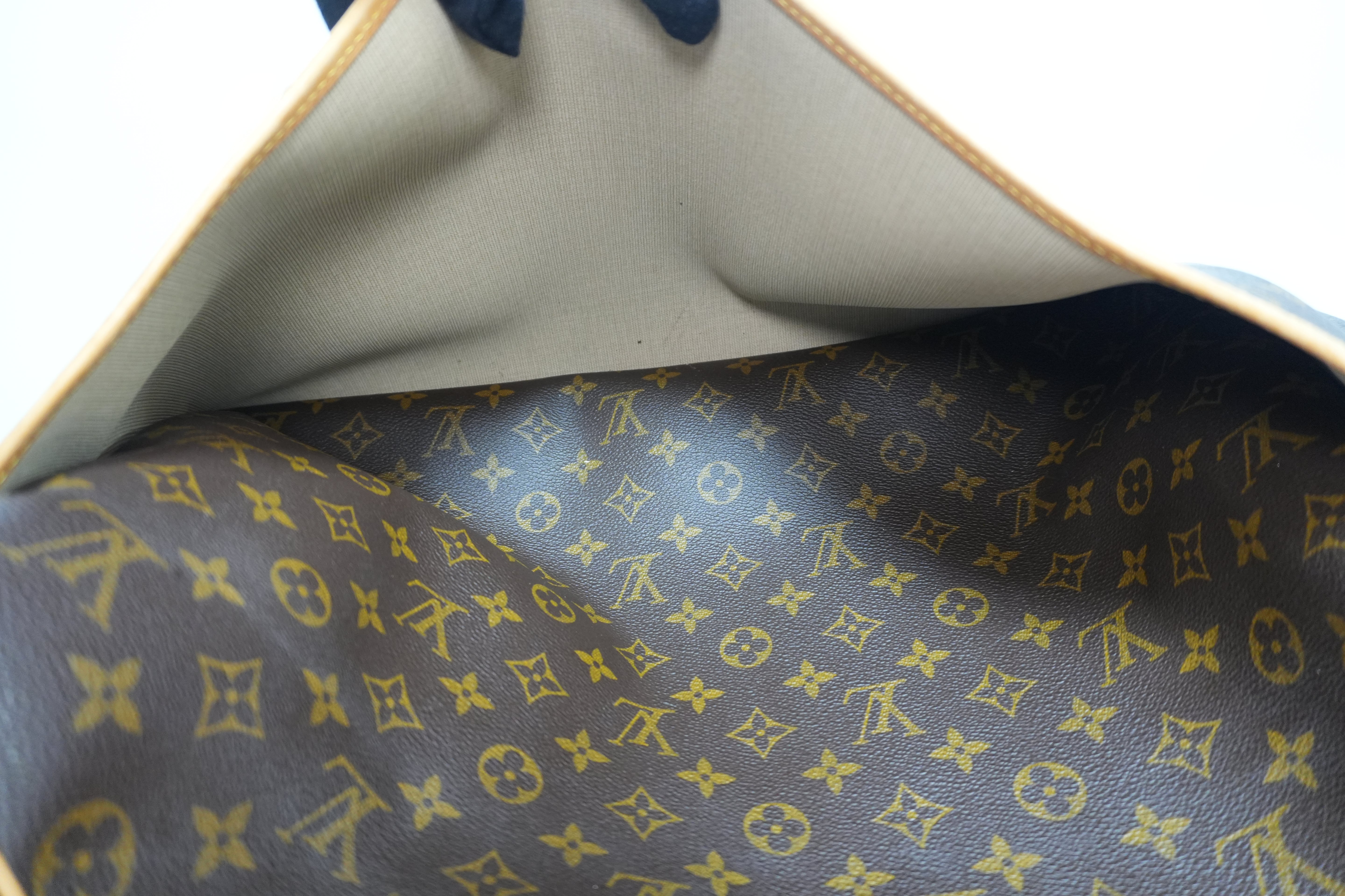 Louis Vuitton Alize 24 Travel Bag Used