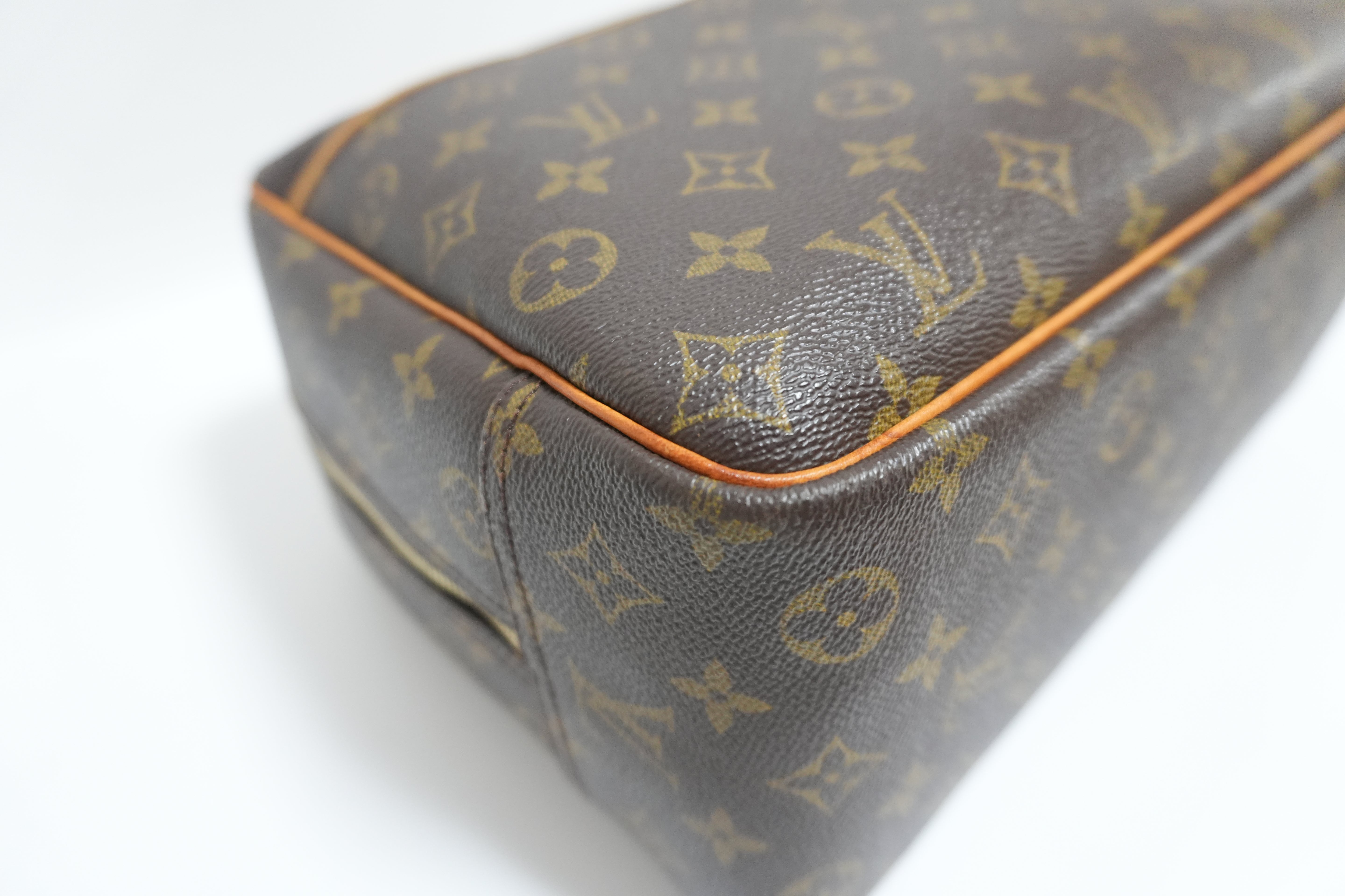 Louis Vuitton Deauville Handbag Used