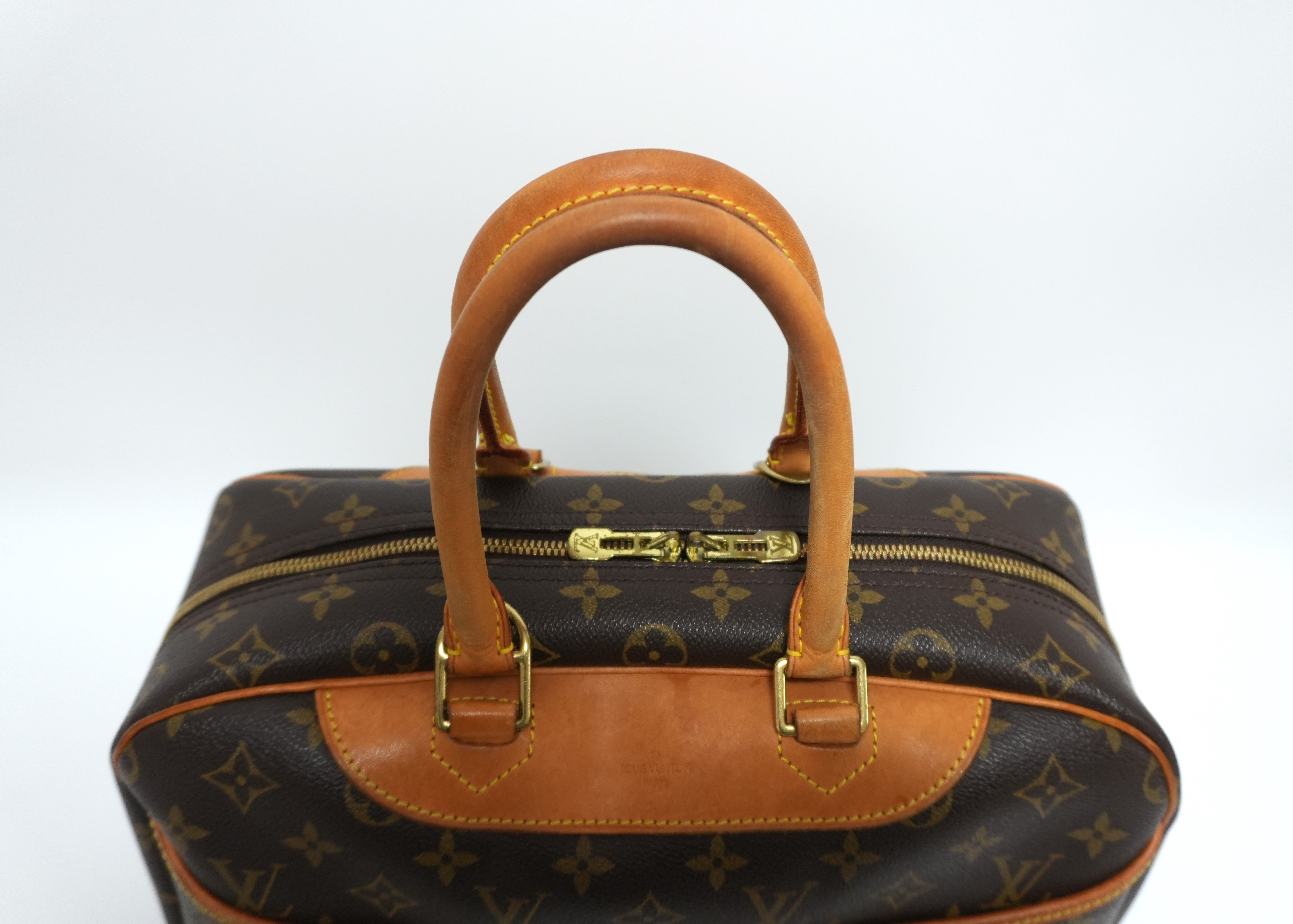 Louis Vuitton Deauville Handbag Used