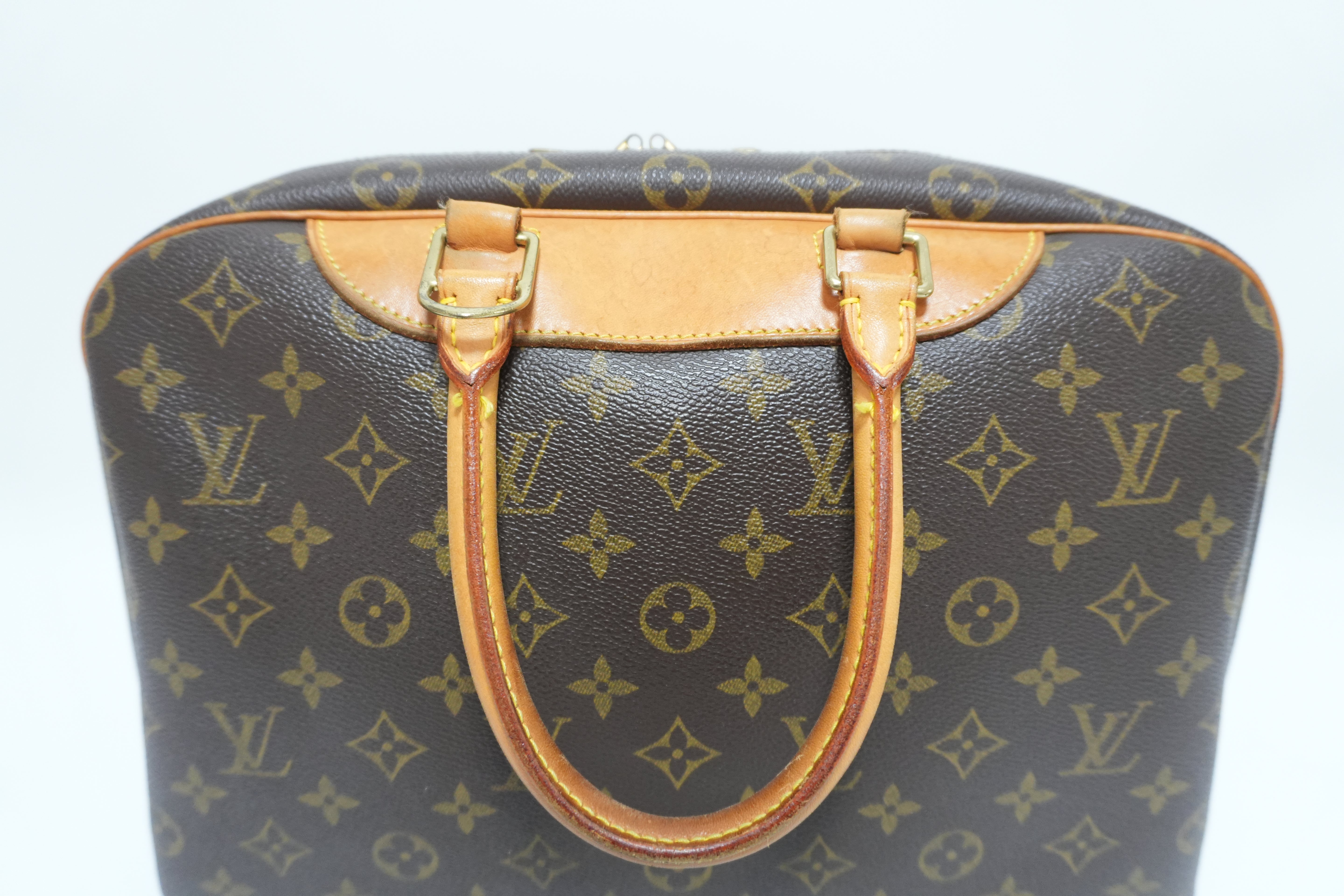 Louis Vuitton Deauville Handbag Used