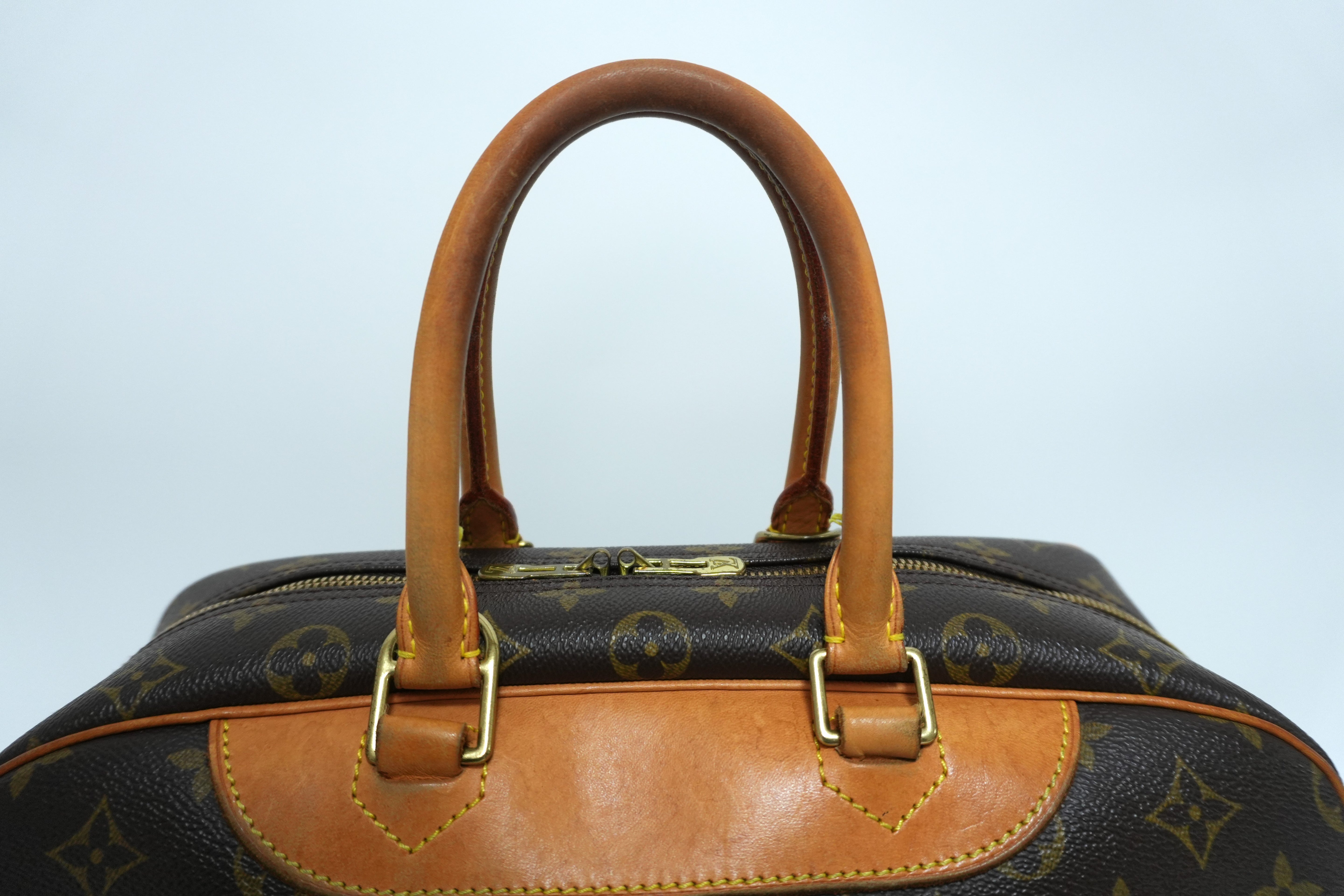 Louis Vuitton Deauville Handbag Used