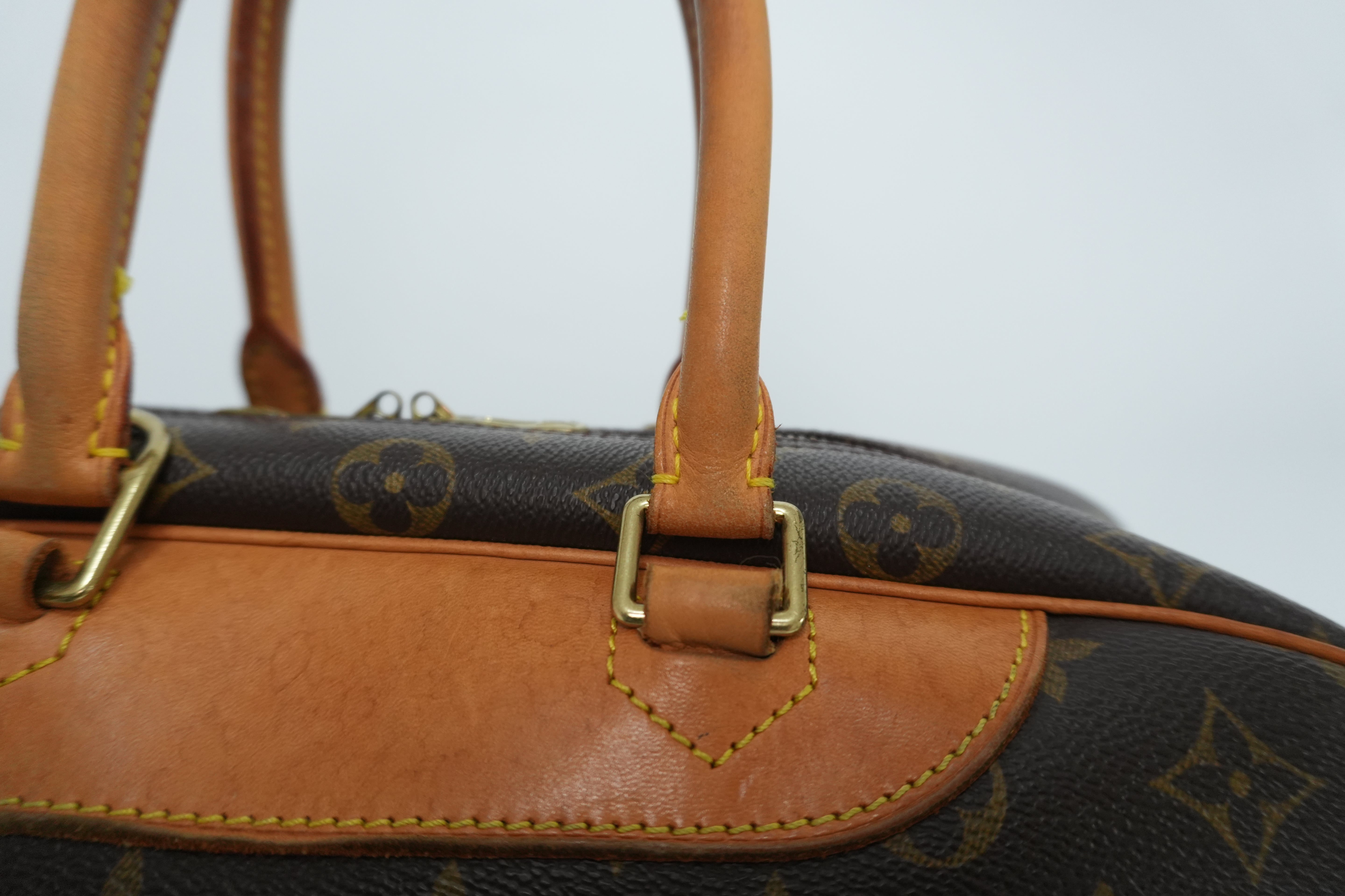 Louis Vuitton Deauville Handbag Used