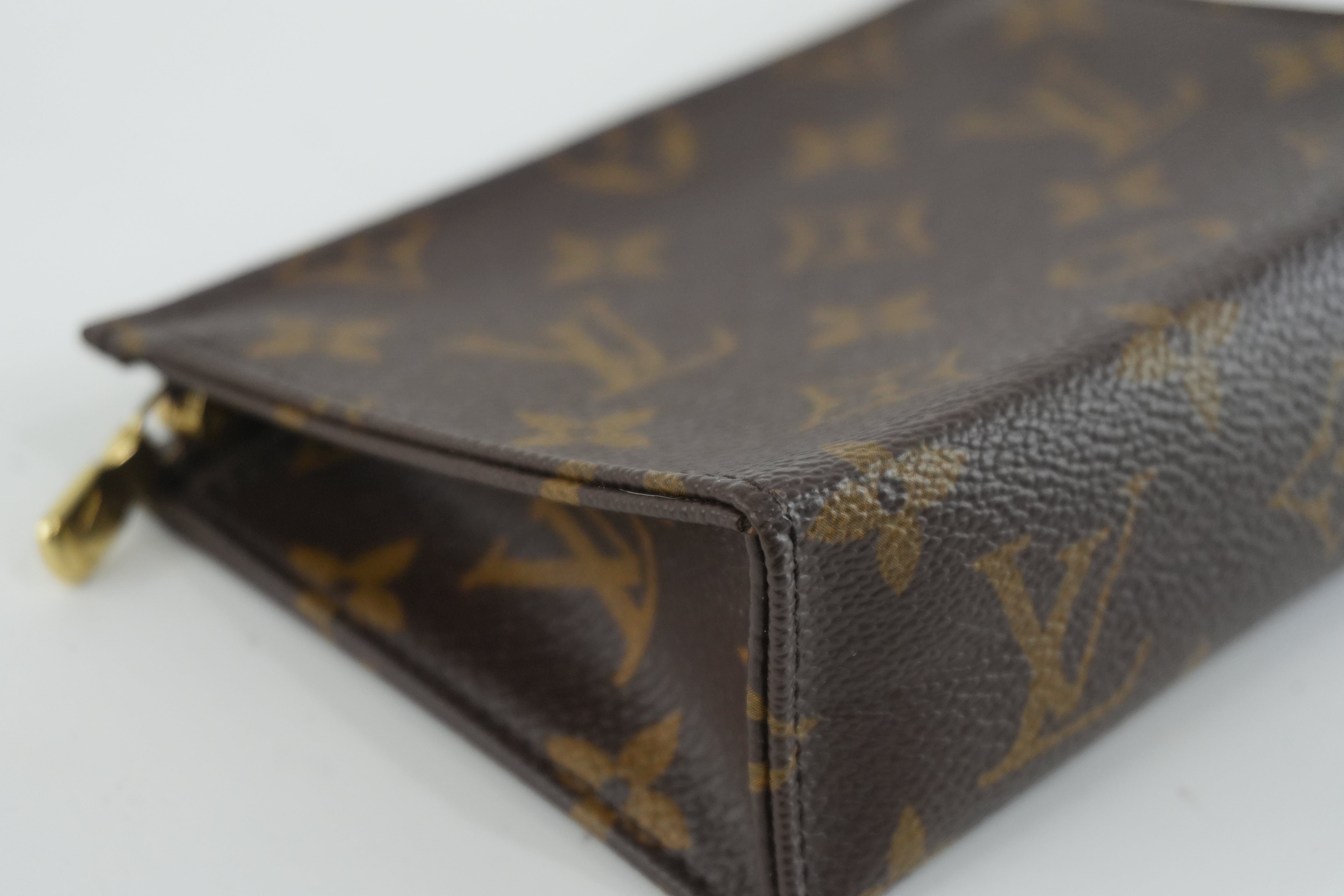Louis Vuitton Monogram Toiletry 15 Pouch Used