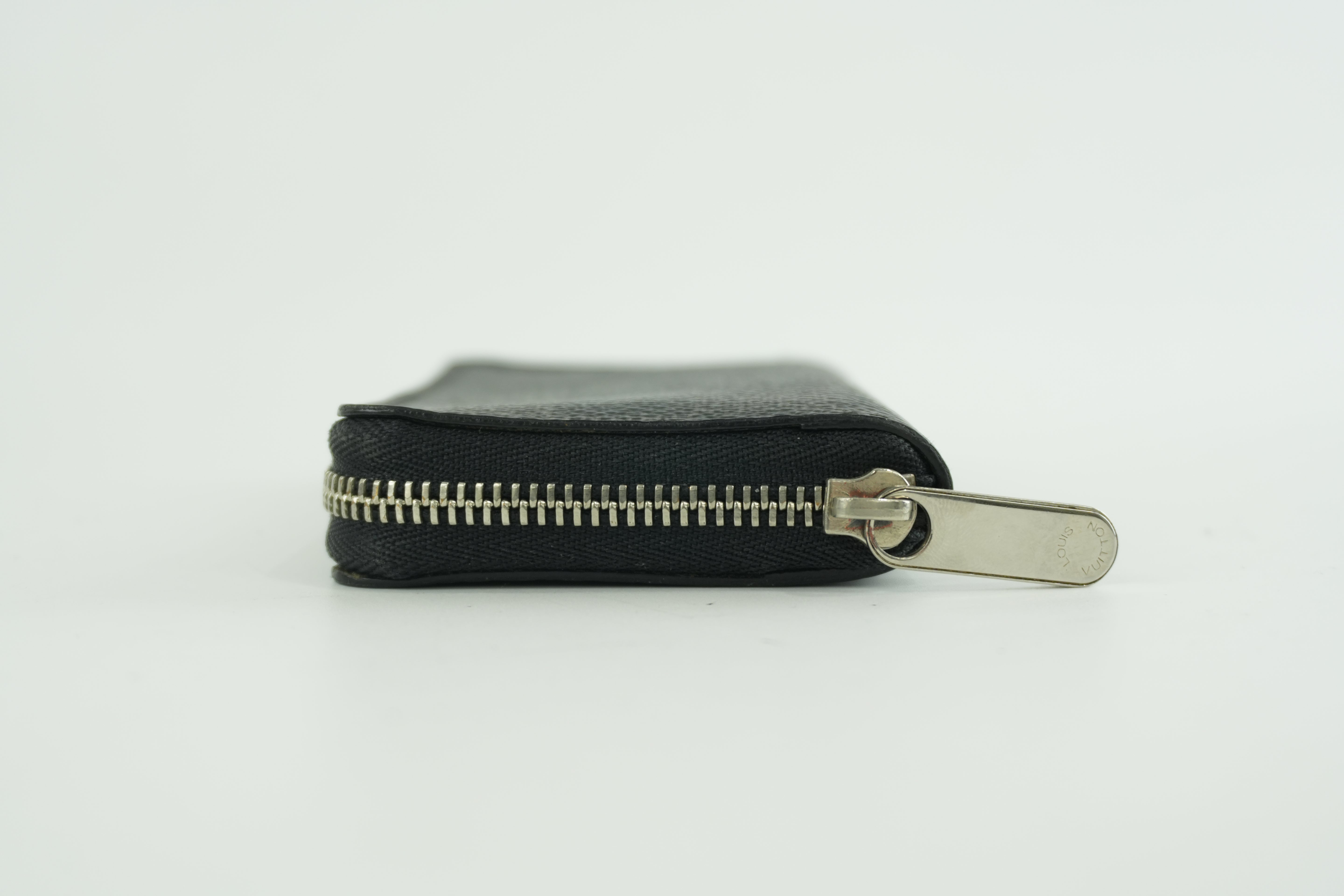 Louis Vuitton Damier Graphite Card Case Used