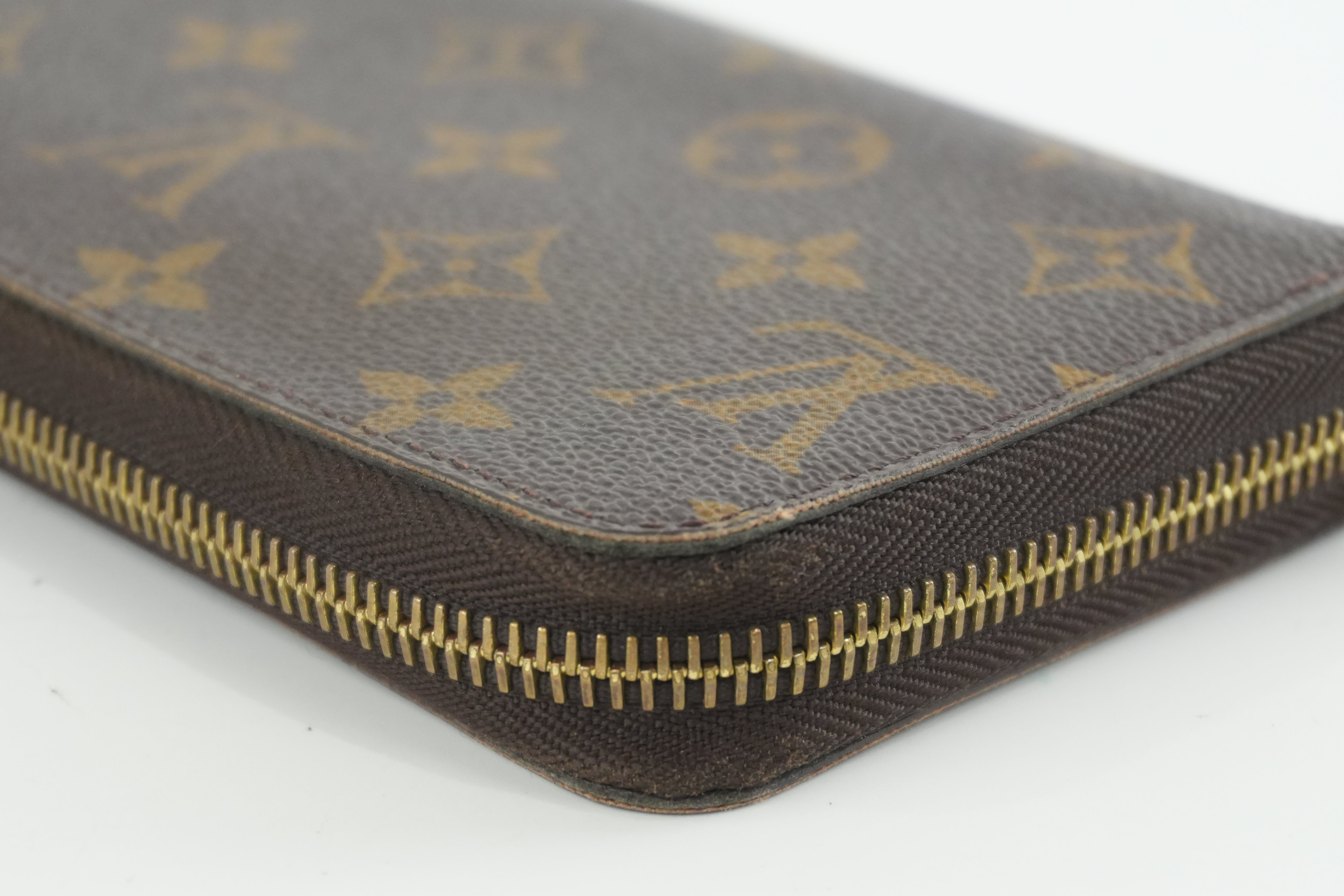Louis Vuitton Monogram Zippy Wallet Used