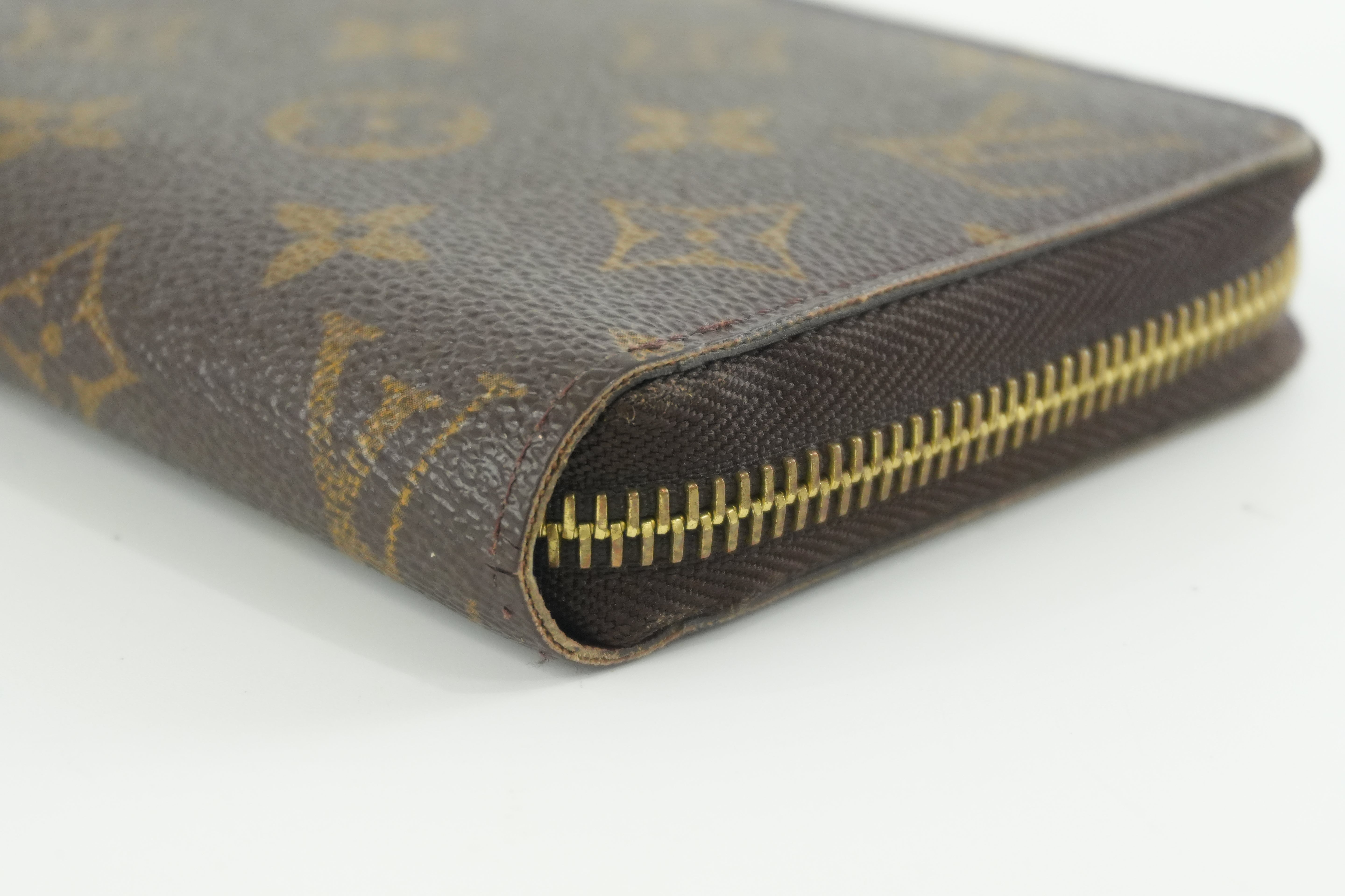 Louis Vuitton Monogram Zippy Wallet Used