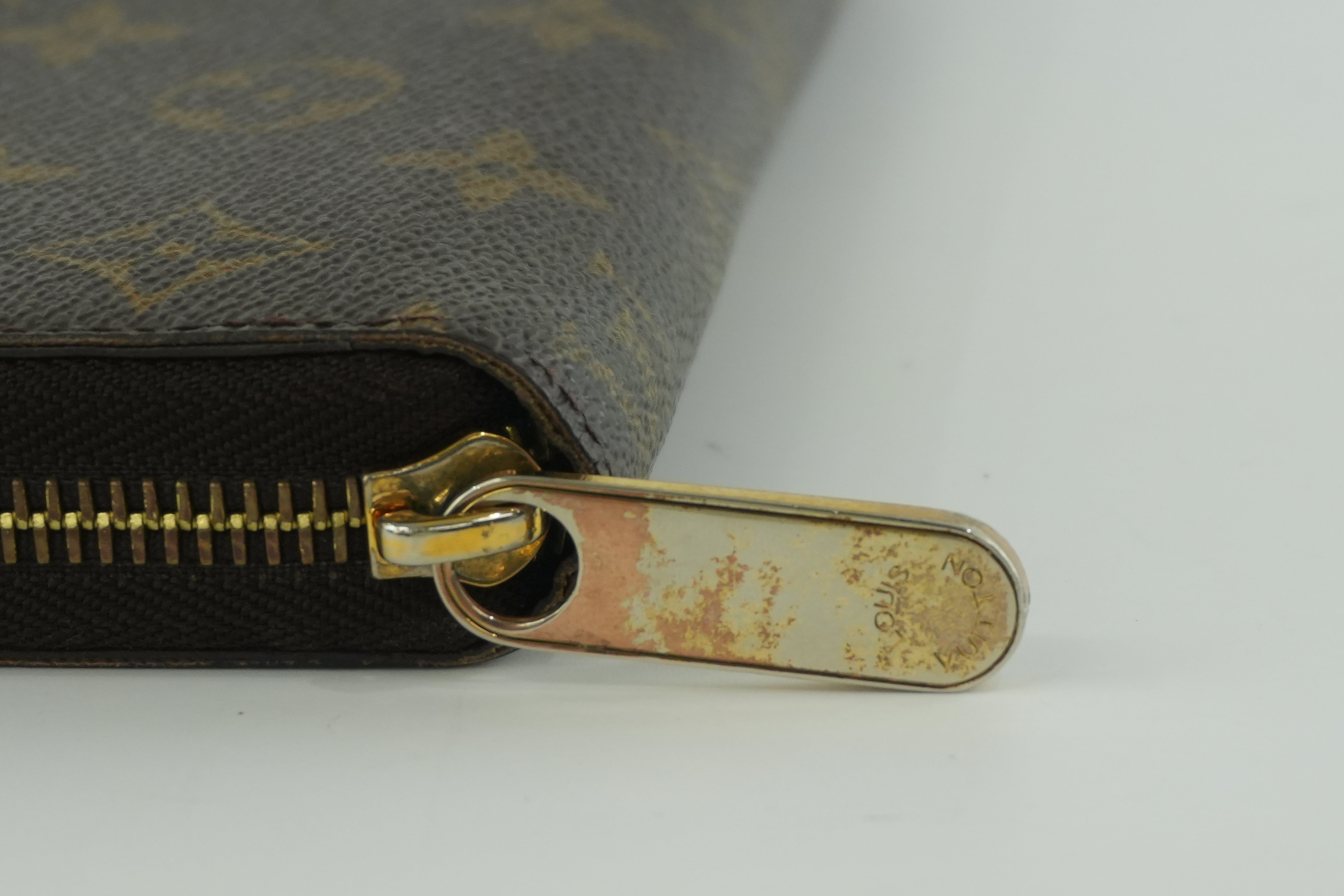 Louis Vuitton Monogram Zippy Wallet Used