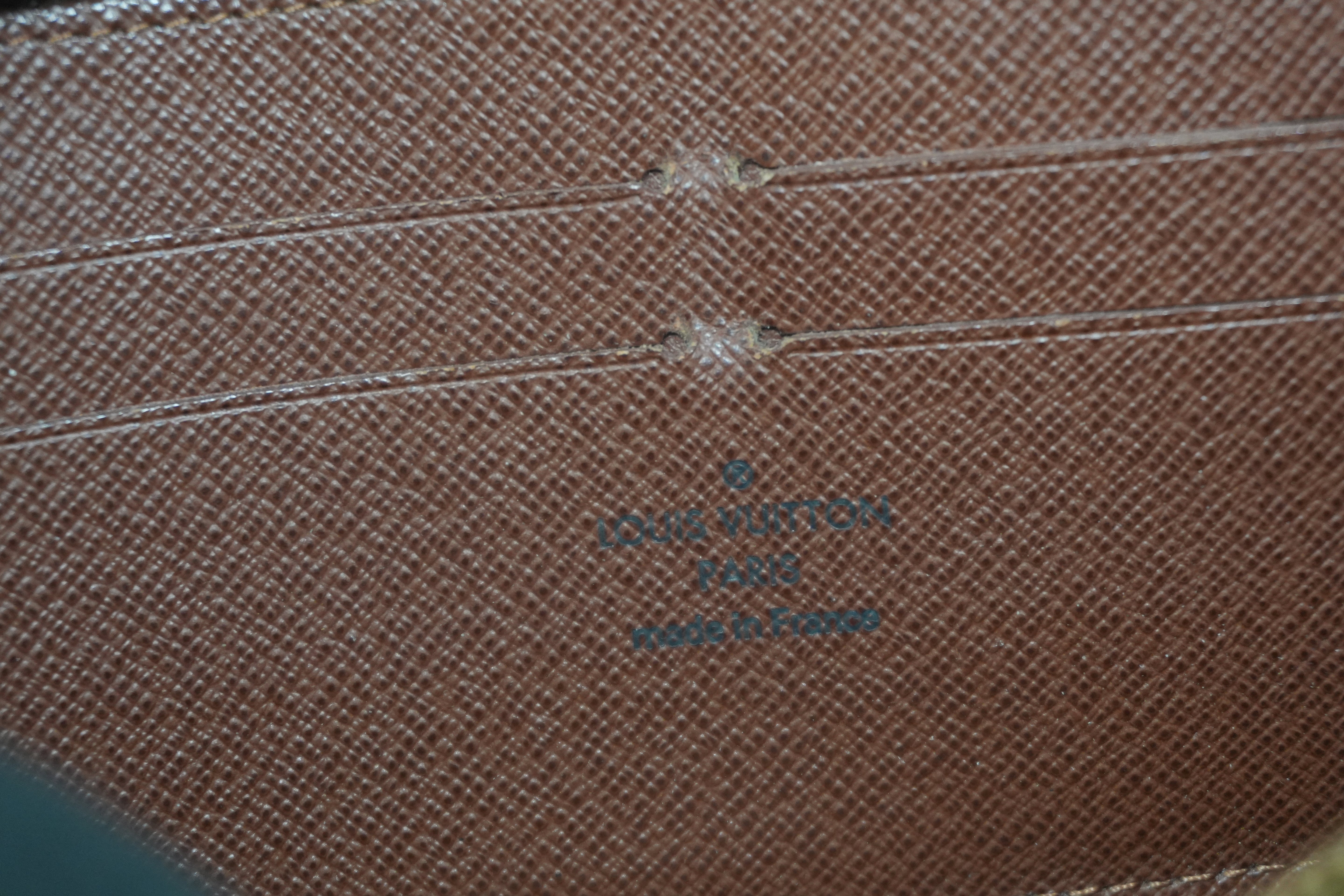 Louis Vuitton Monogram Zippy Wallet Used