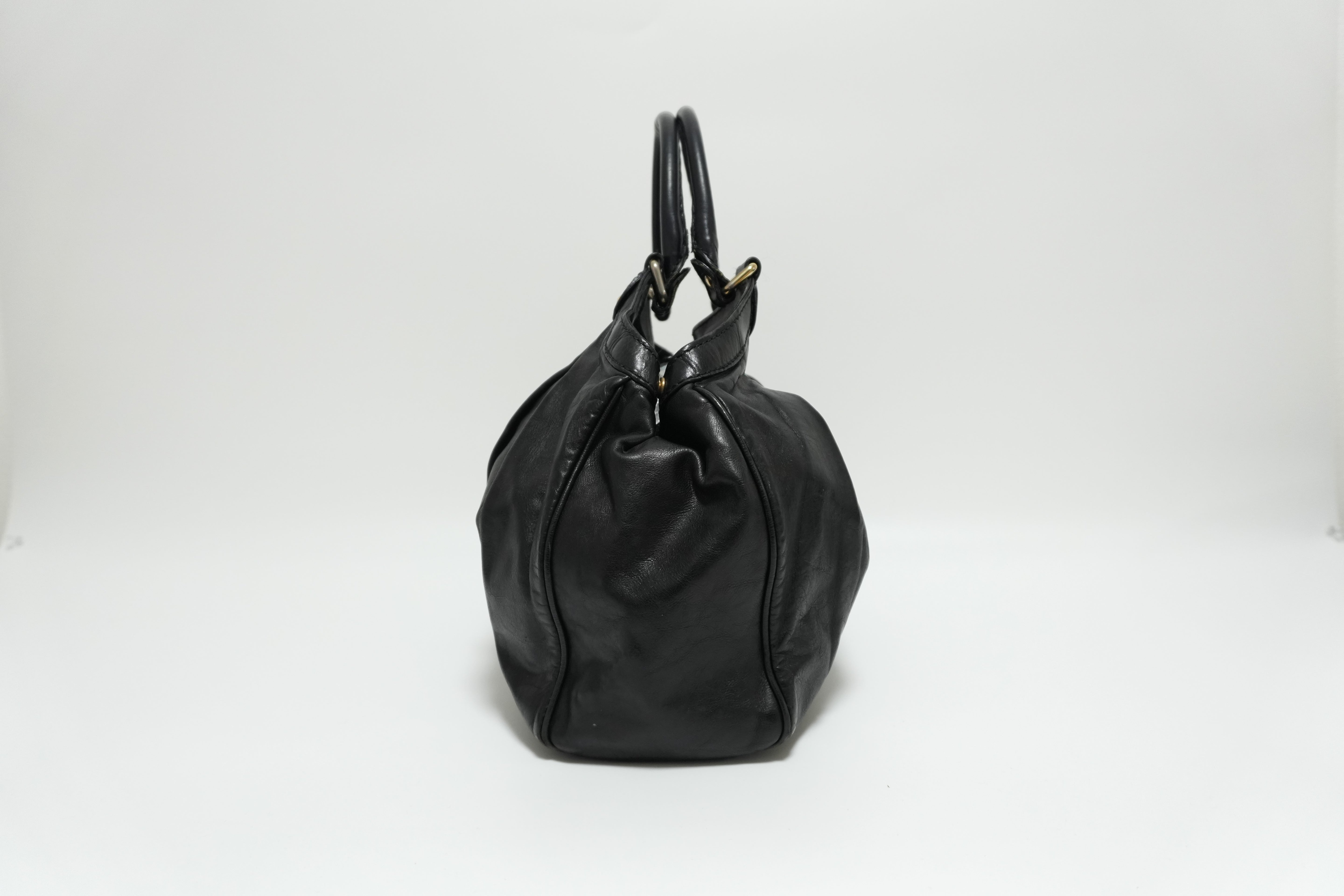 Gucci Leather Suckey Shoulder Bag Black Used