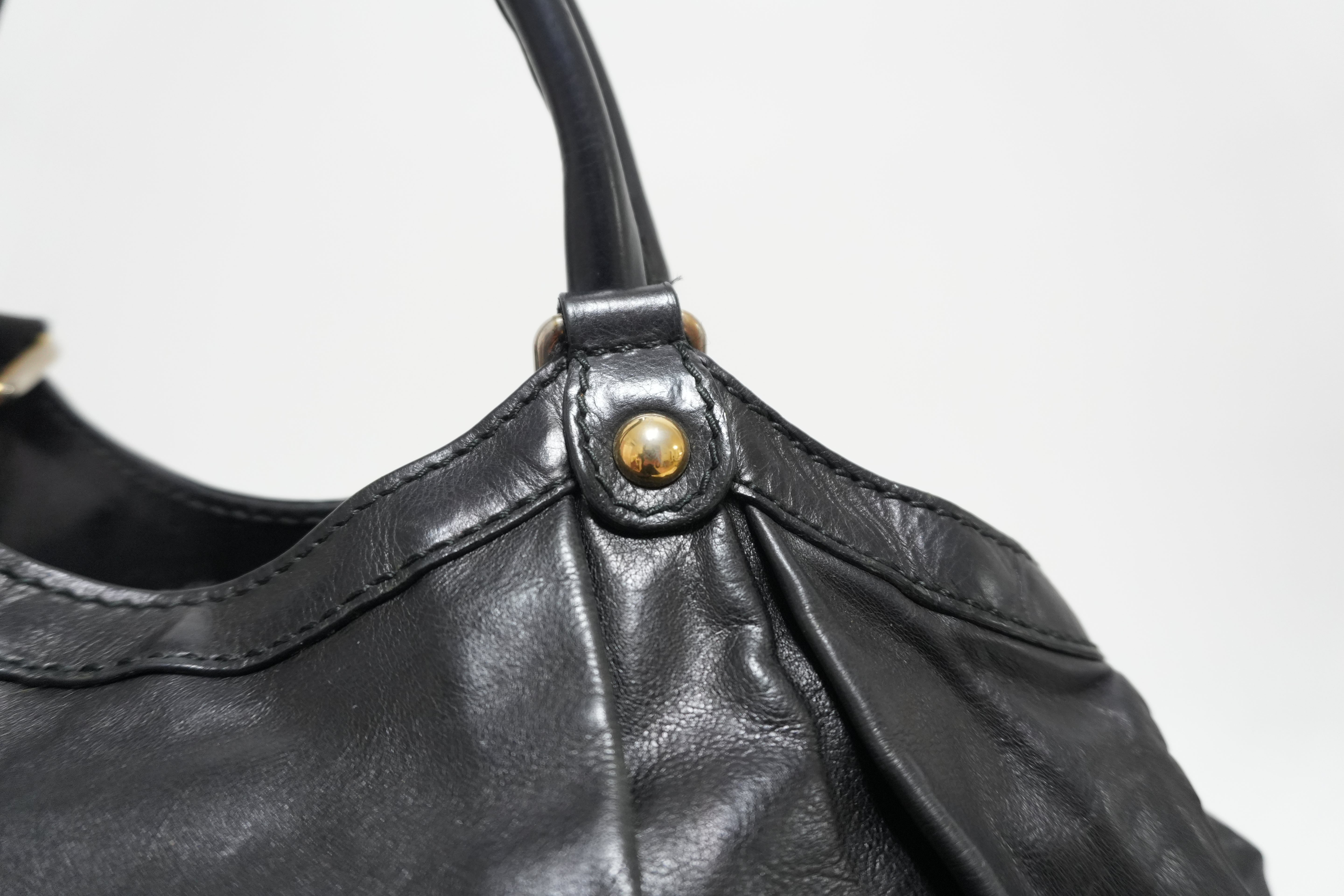 Gucci Leather Suckey Shoulder Bag Black Used