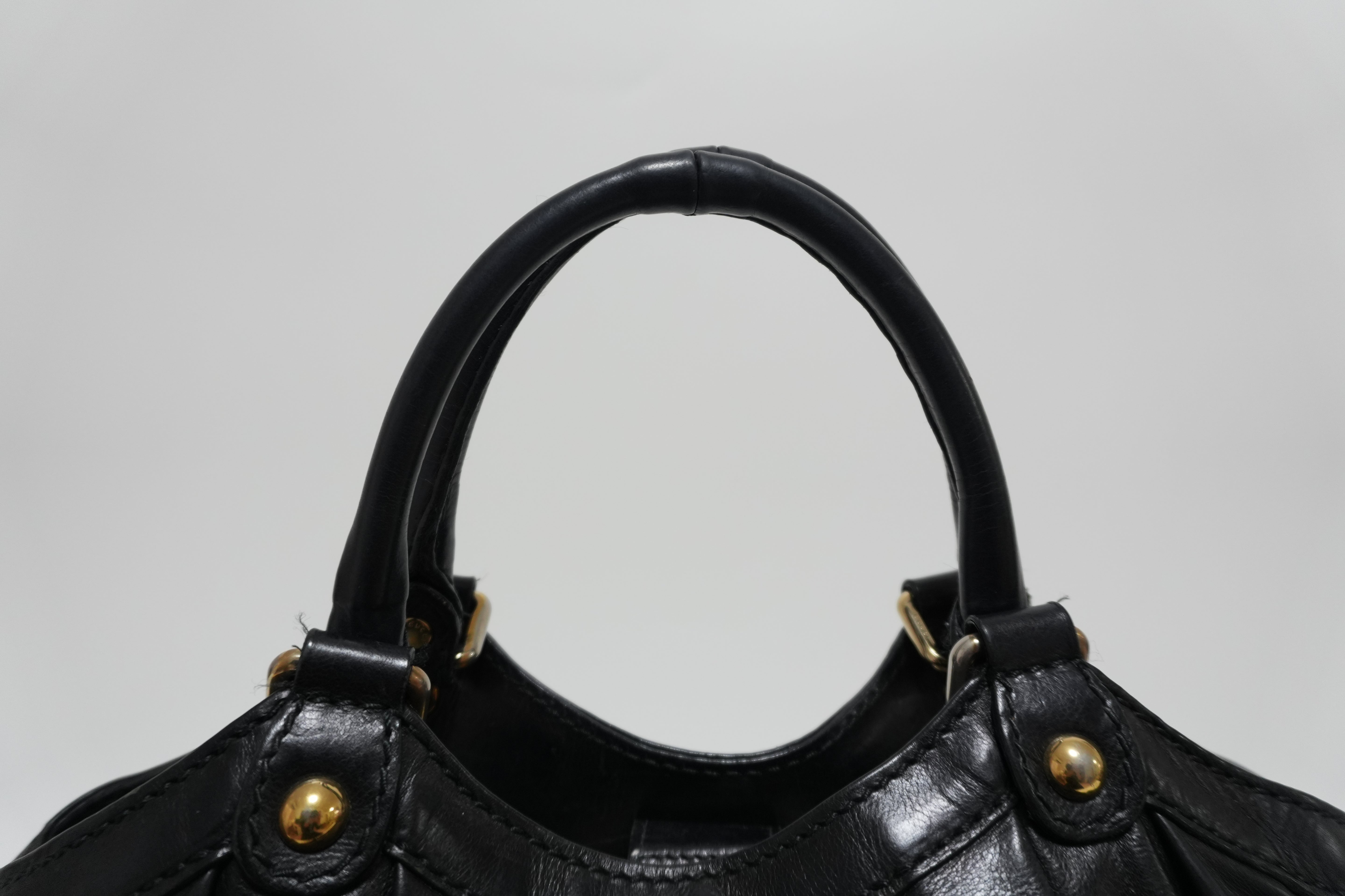 Gucci Leather Suckey Shoulder Bag Black Used