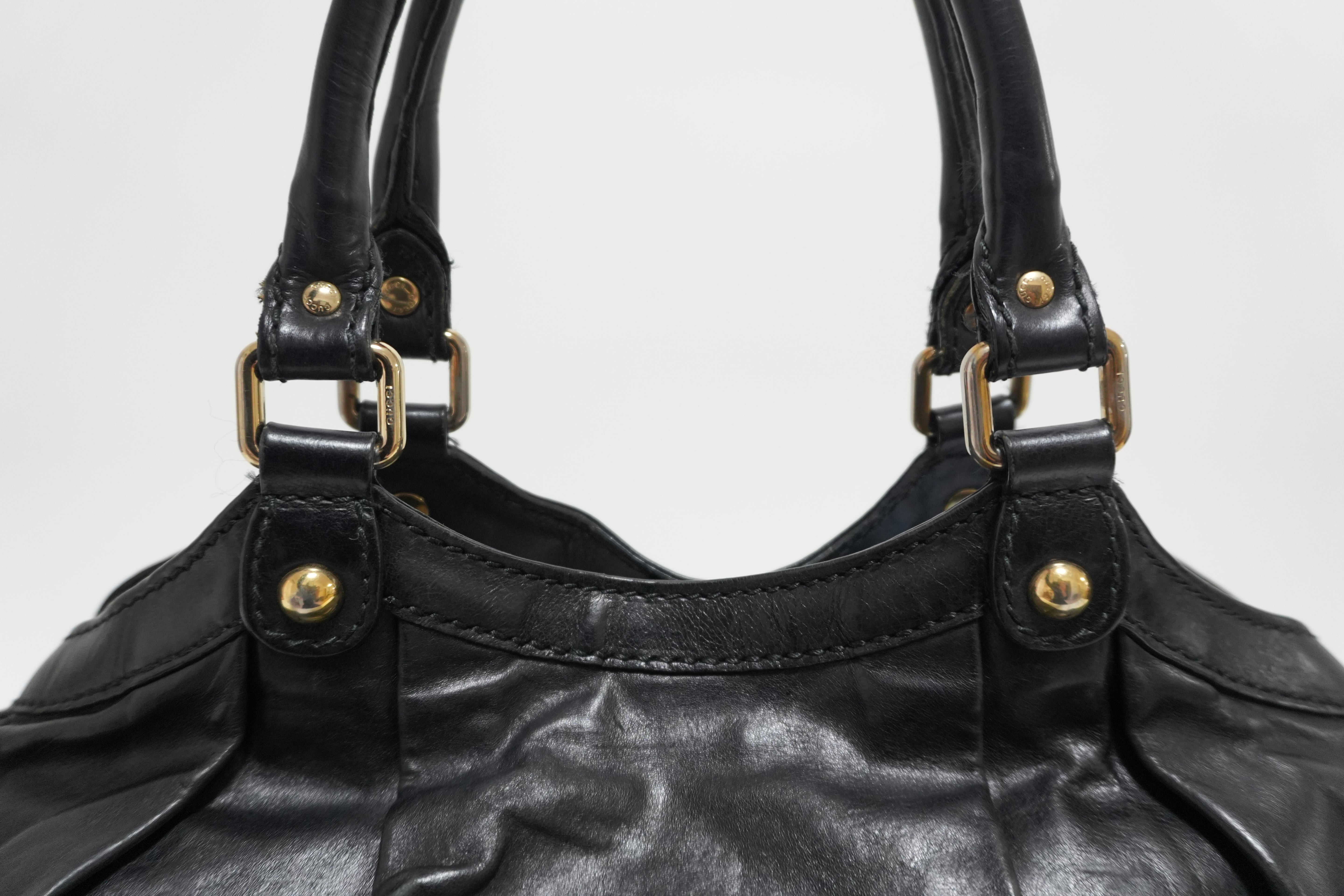 Gucci Leather Suckey Shoulder Bag Black Used