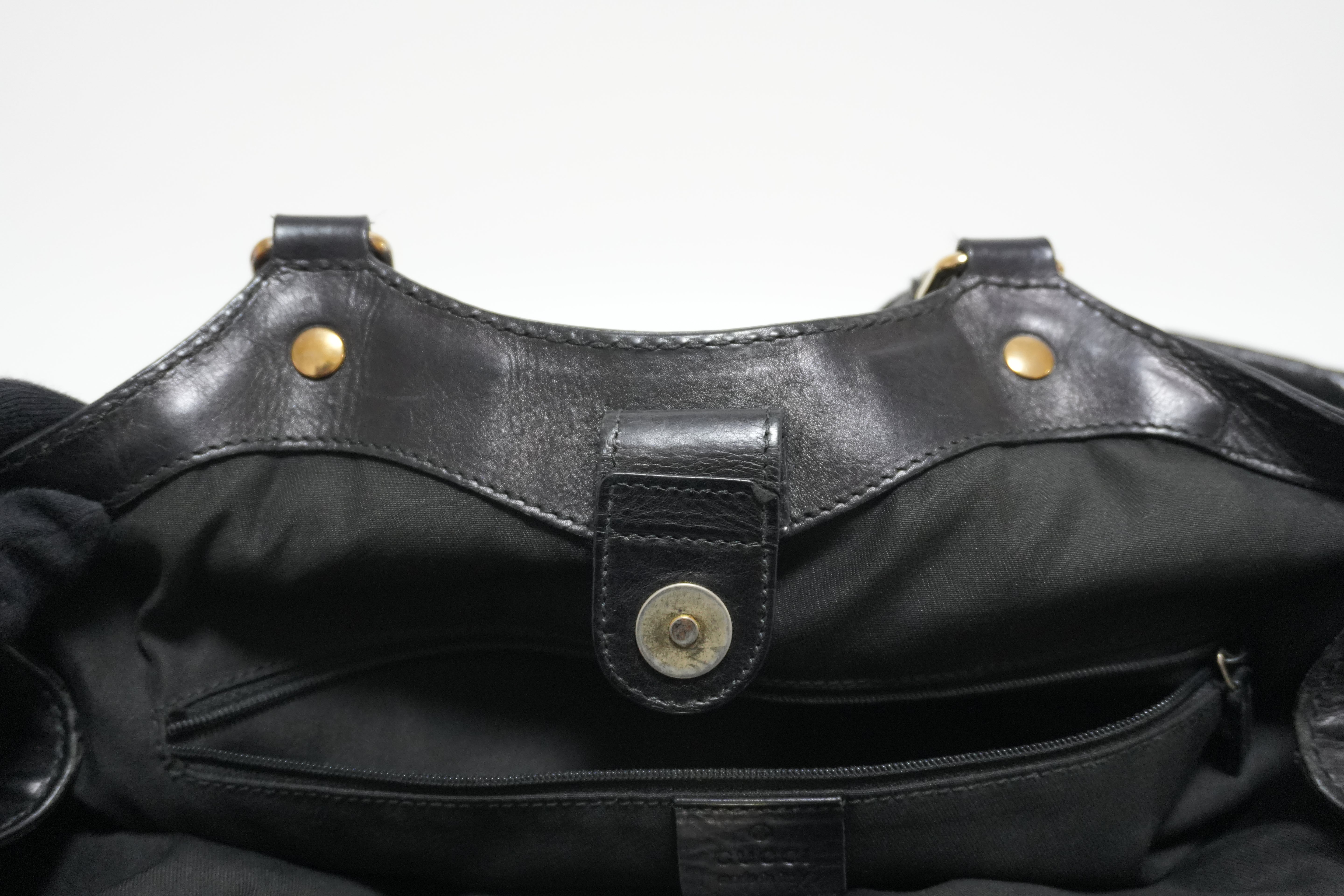 Gucci Leather Suckey Shoulder Bag Black Used