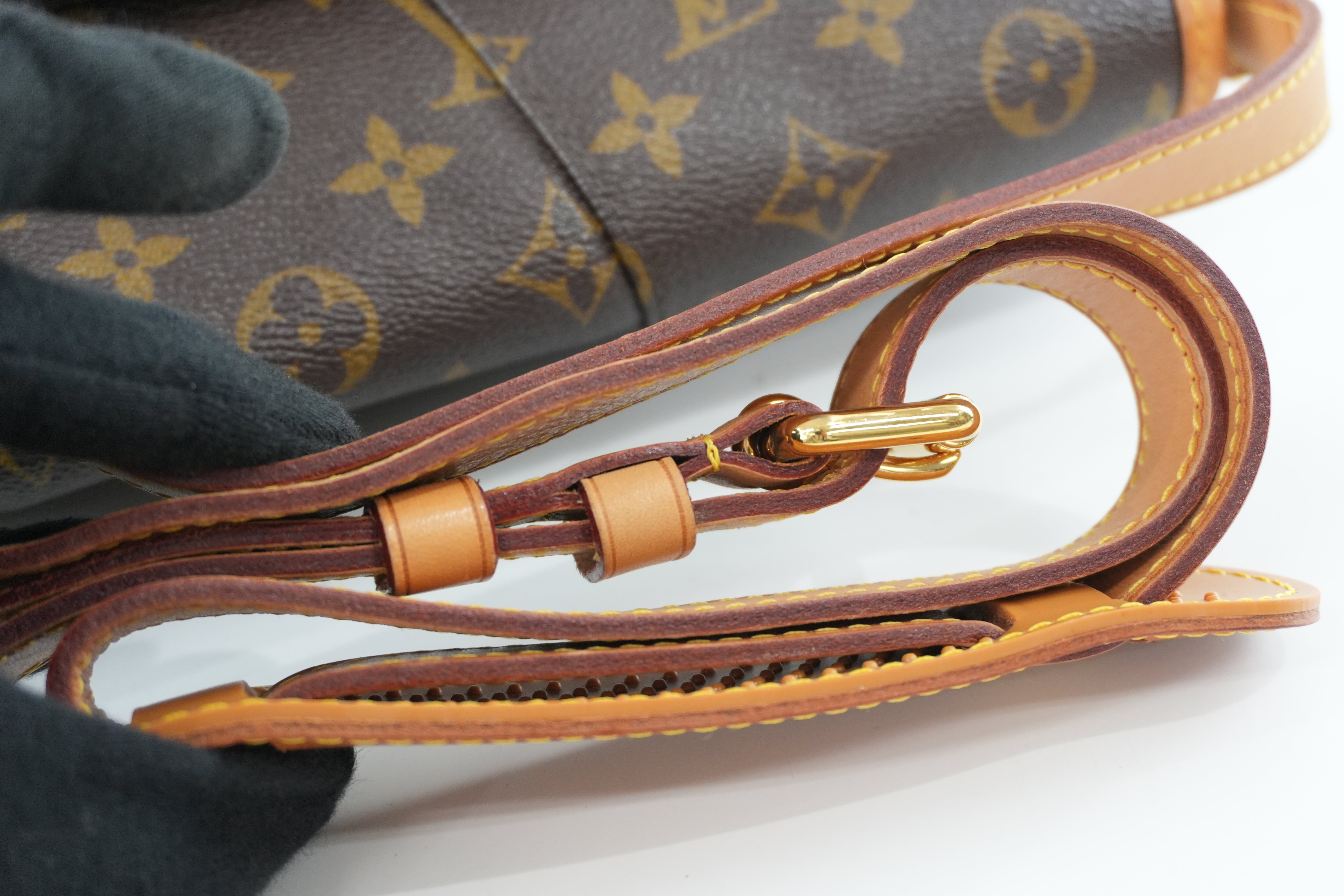 Louis Vuitton Monogram Menilmontant MM Shoulder Bag Used
