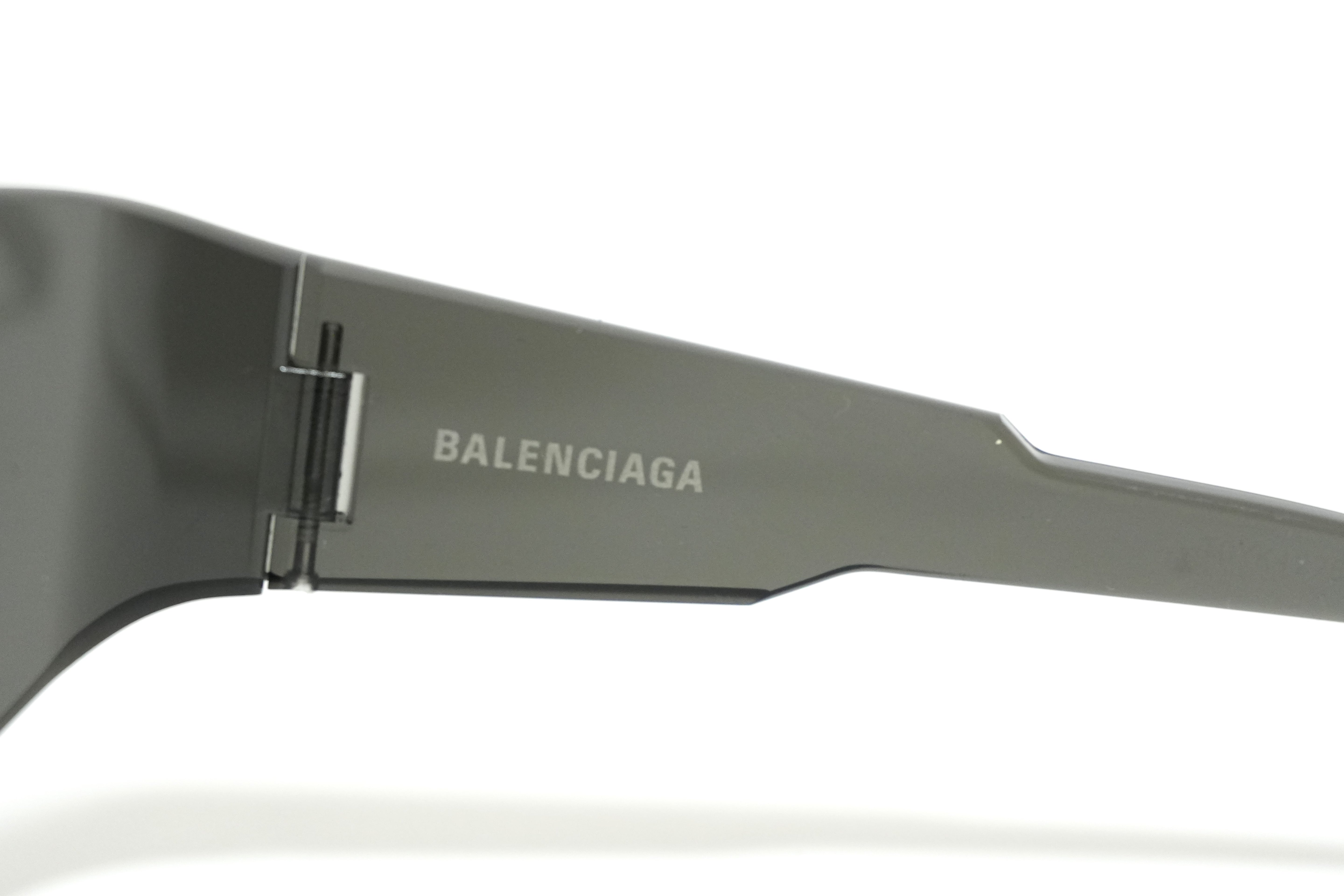 Balenciaga Sunglasses Black Used