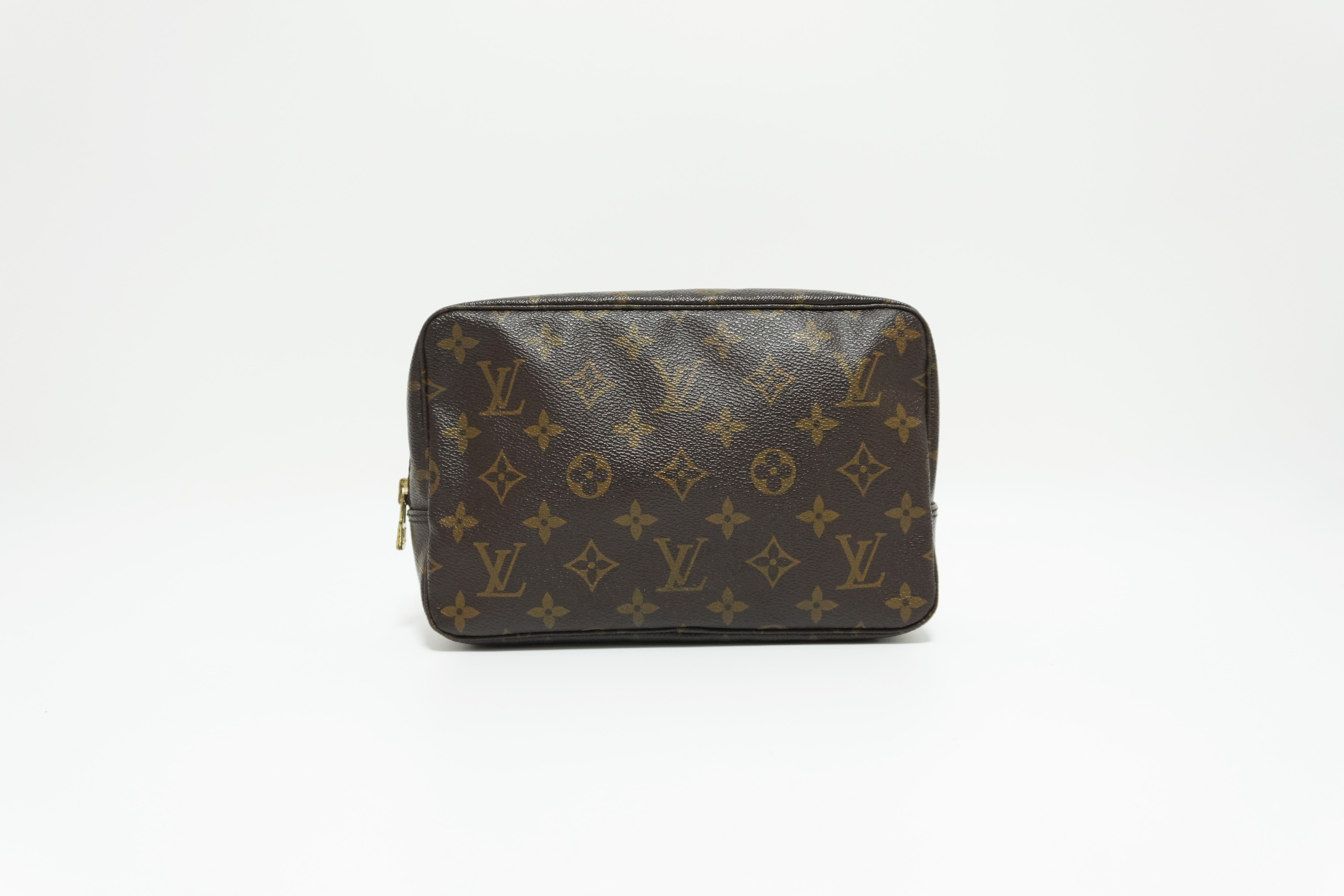 Louis Vuitton Trousse 23 Used