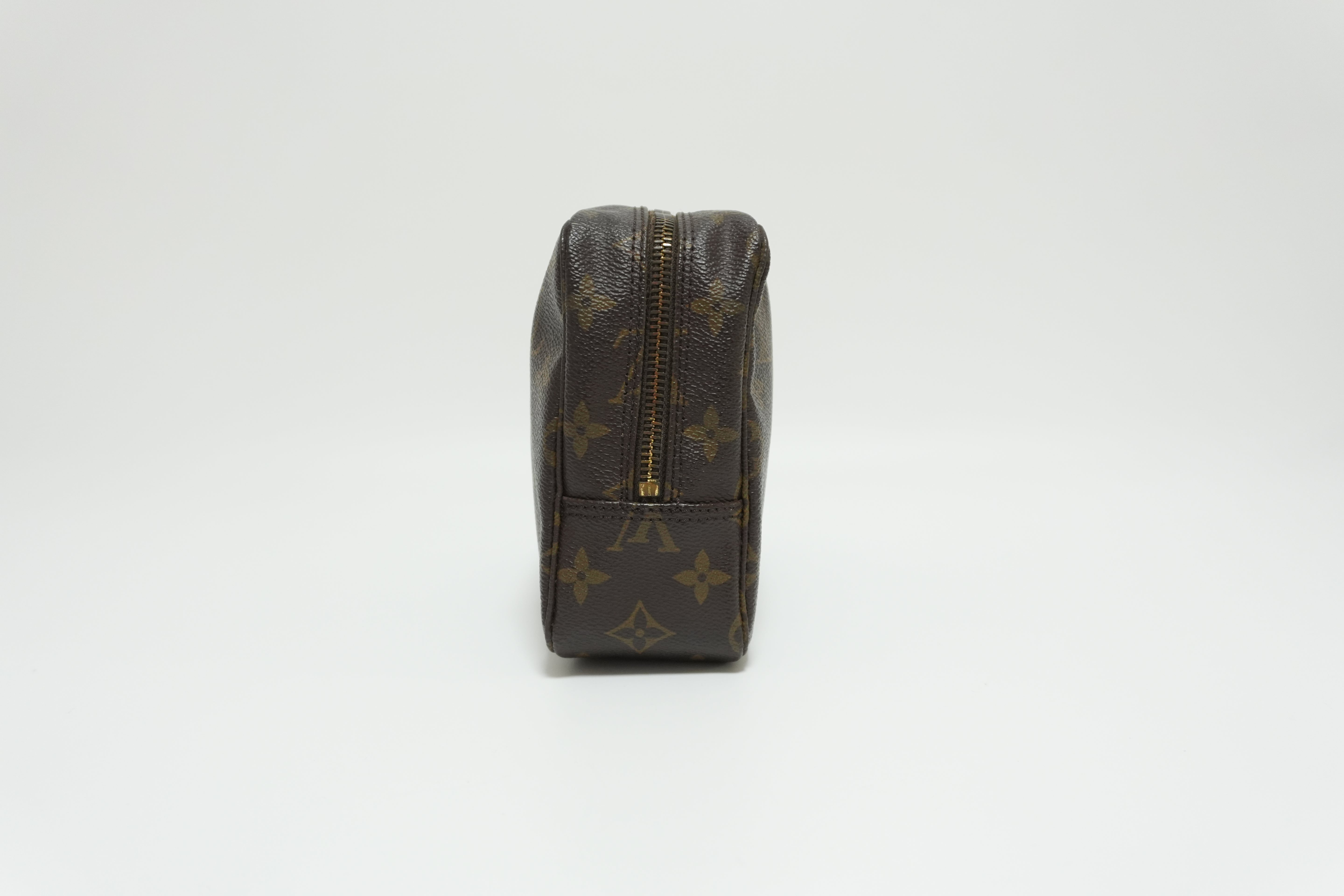 Louis Vuitton Trousse 23 Used