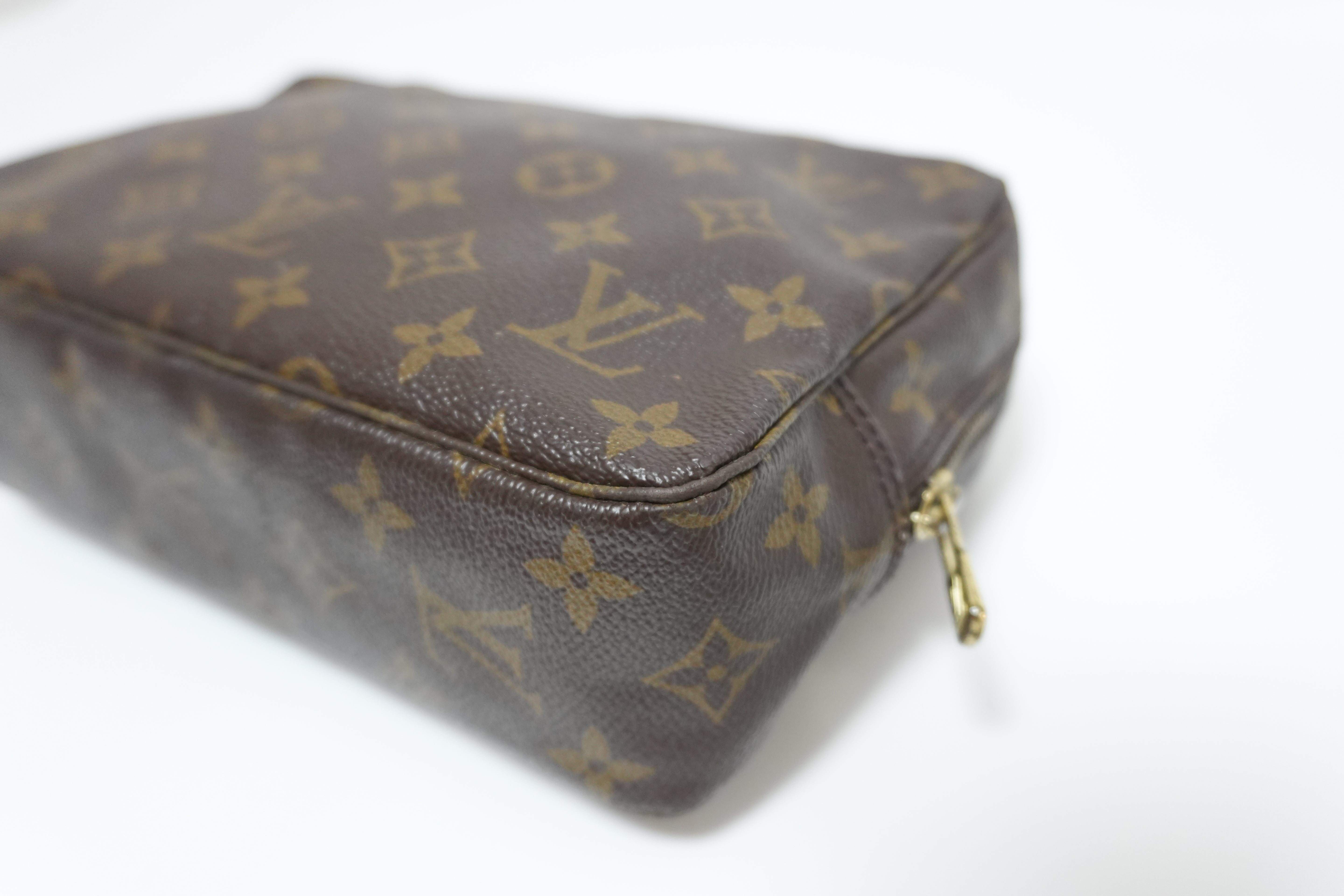 Louis Vuitton Trousse 23 Used