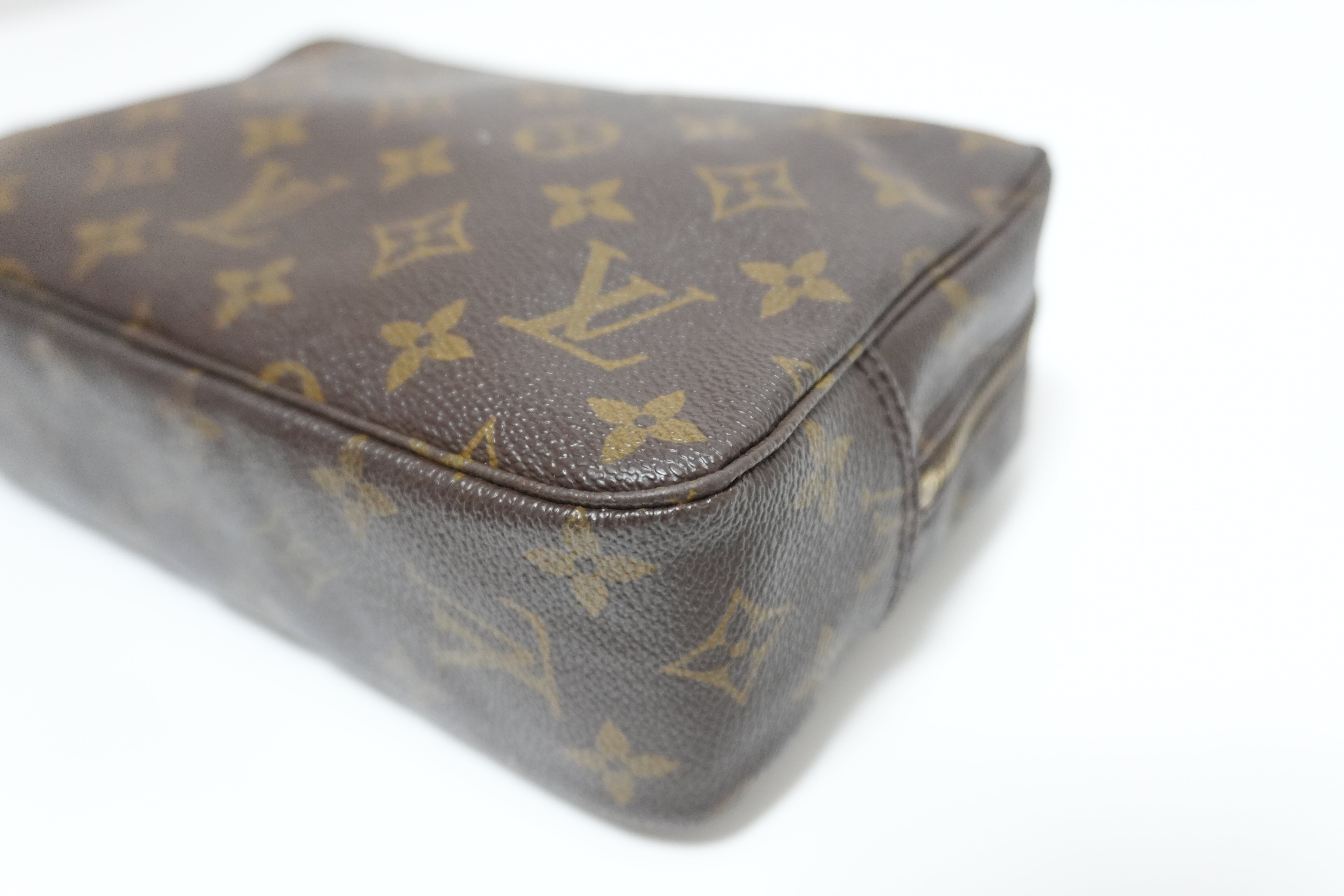 Louis Vuitton Trousse 23 Used