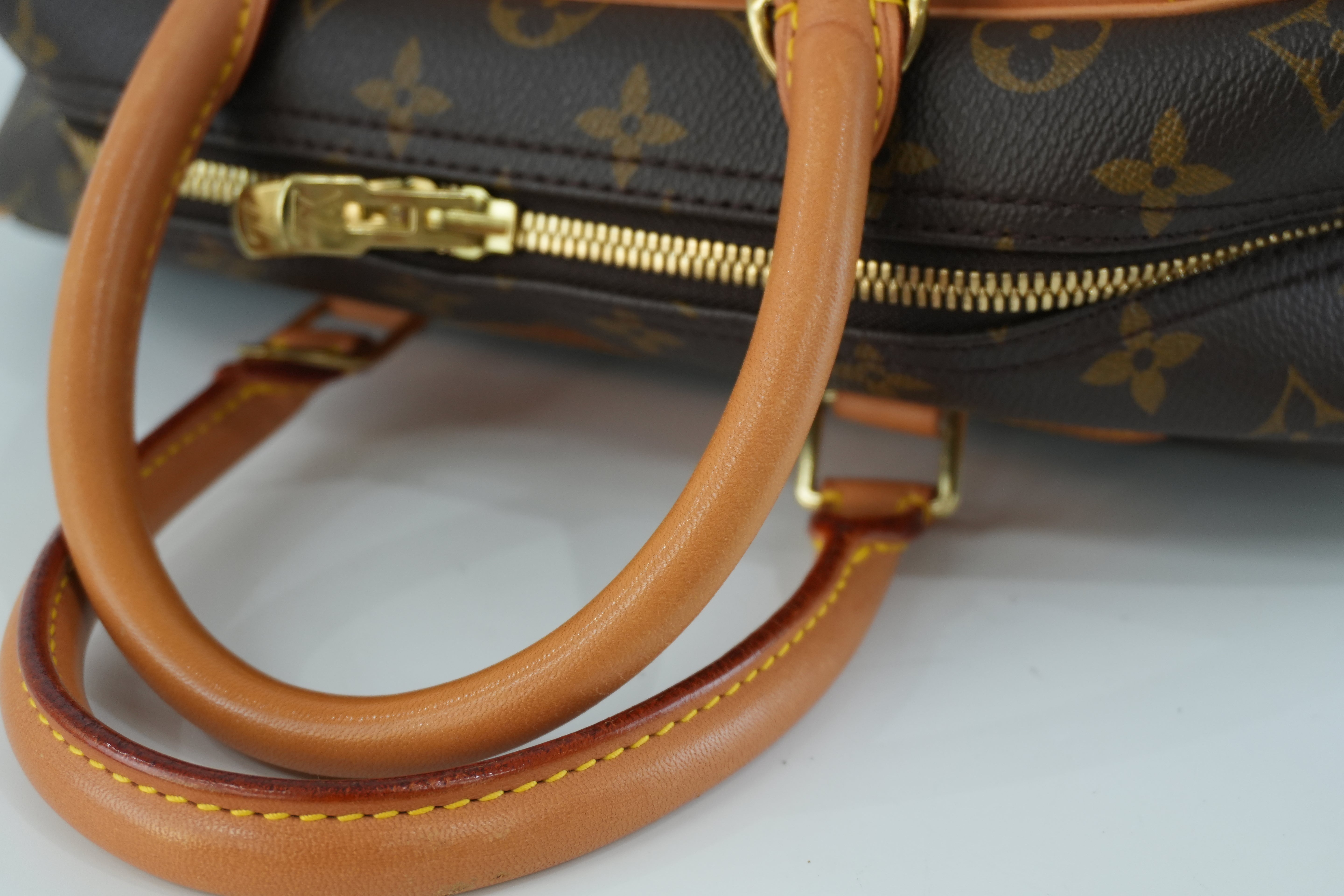 Louis Vuitton Monogram Deauville Handbag Used