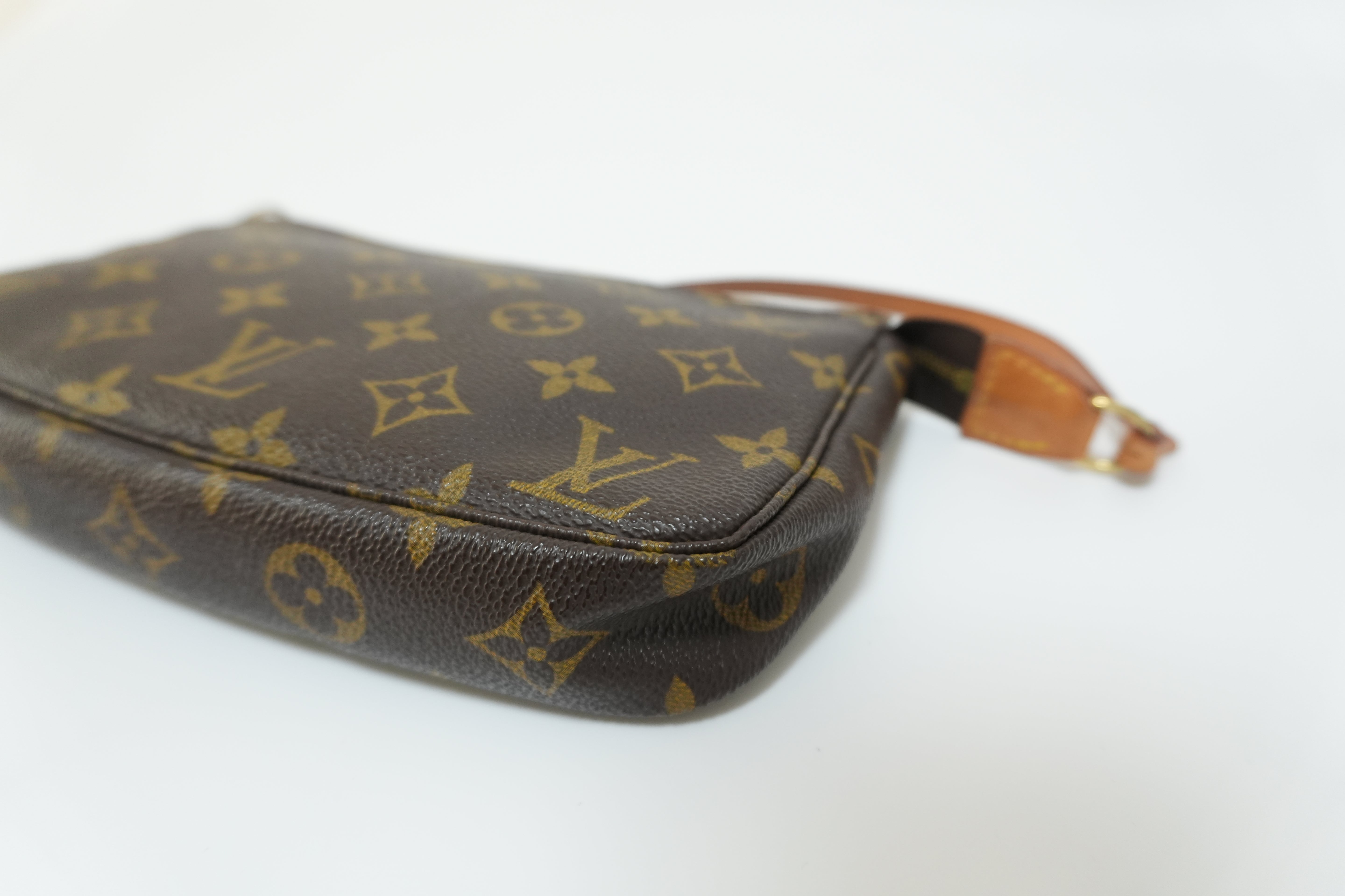 Louis Vuitton Pochette Accessories Used