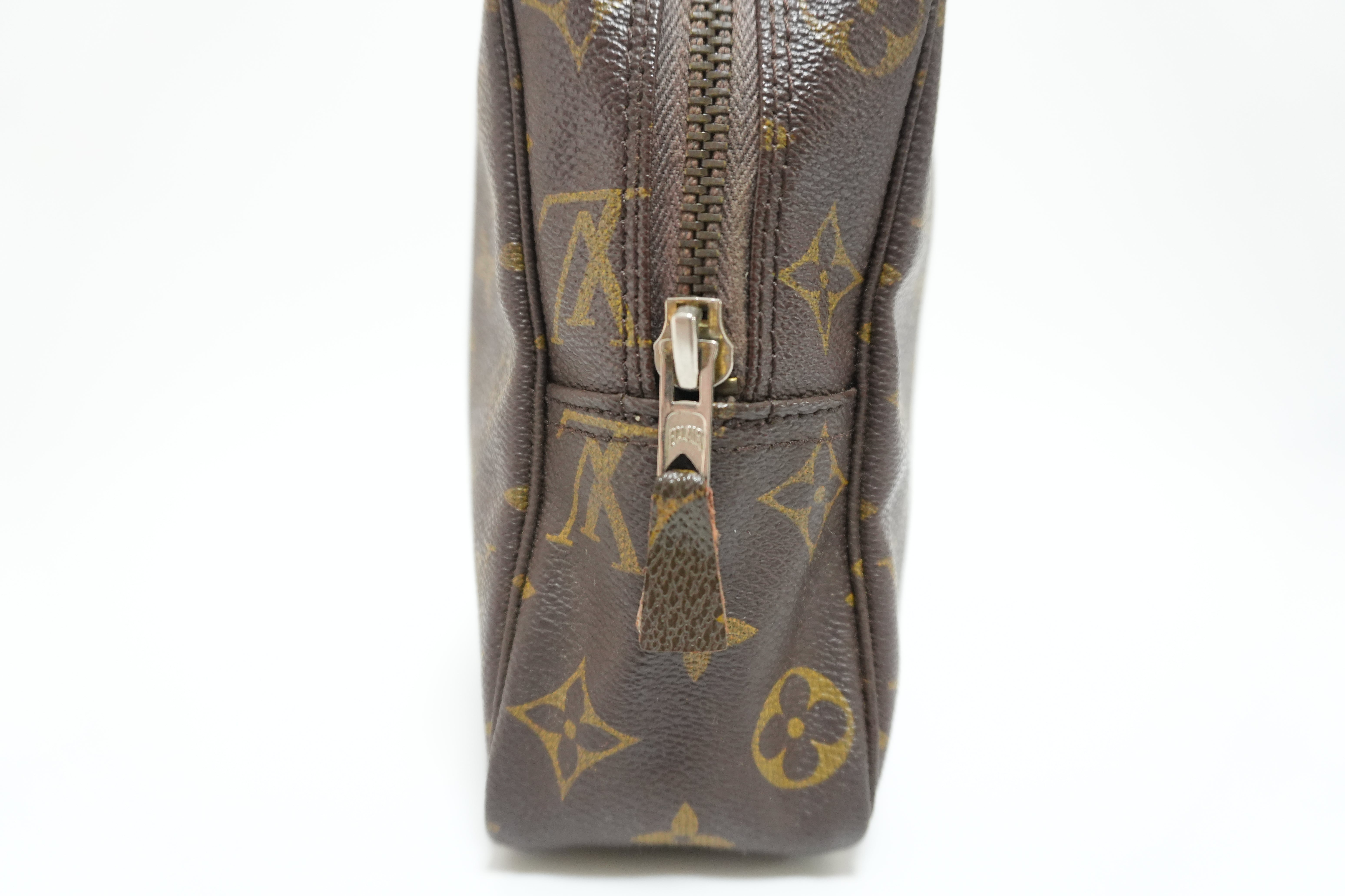 Louis Vuitton shops Monogram Trousse 28