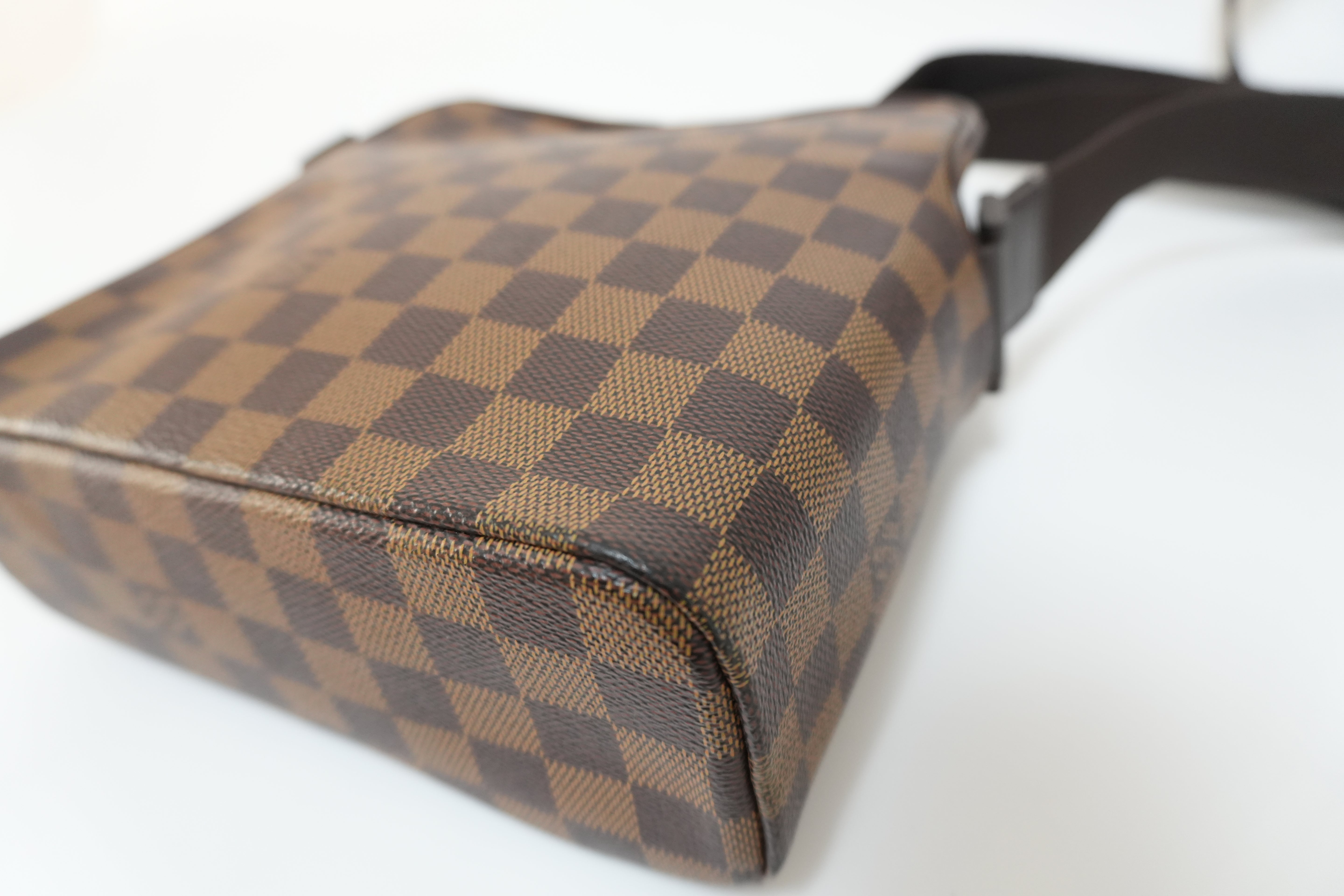 Louis Vuitton Damier Ebene Olav Messenger Bag Used