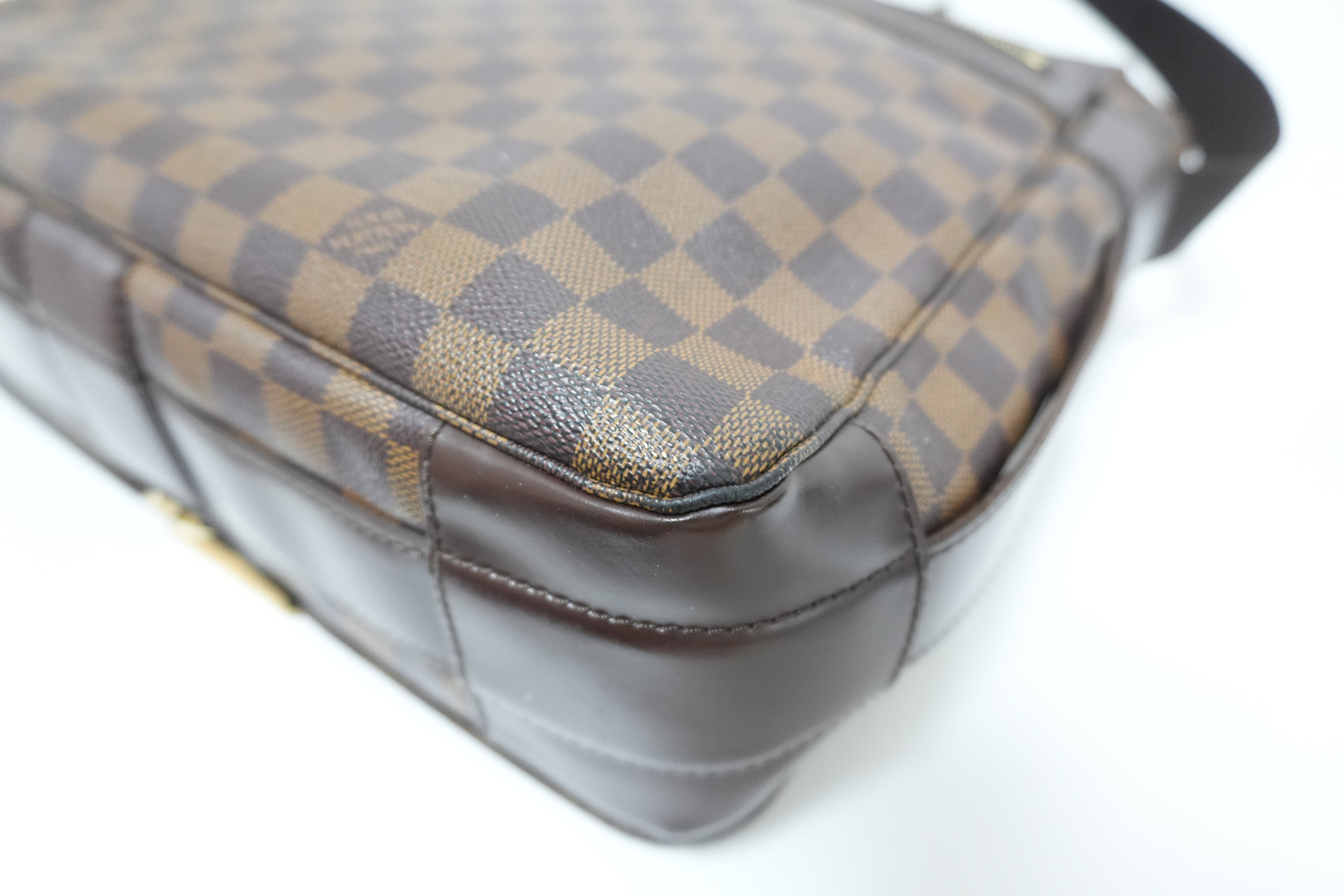 Louis Vuitton Damier Ebene Bastille Messenger Bag Used