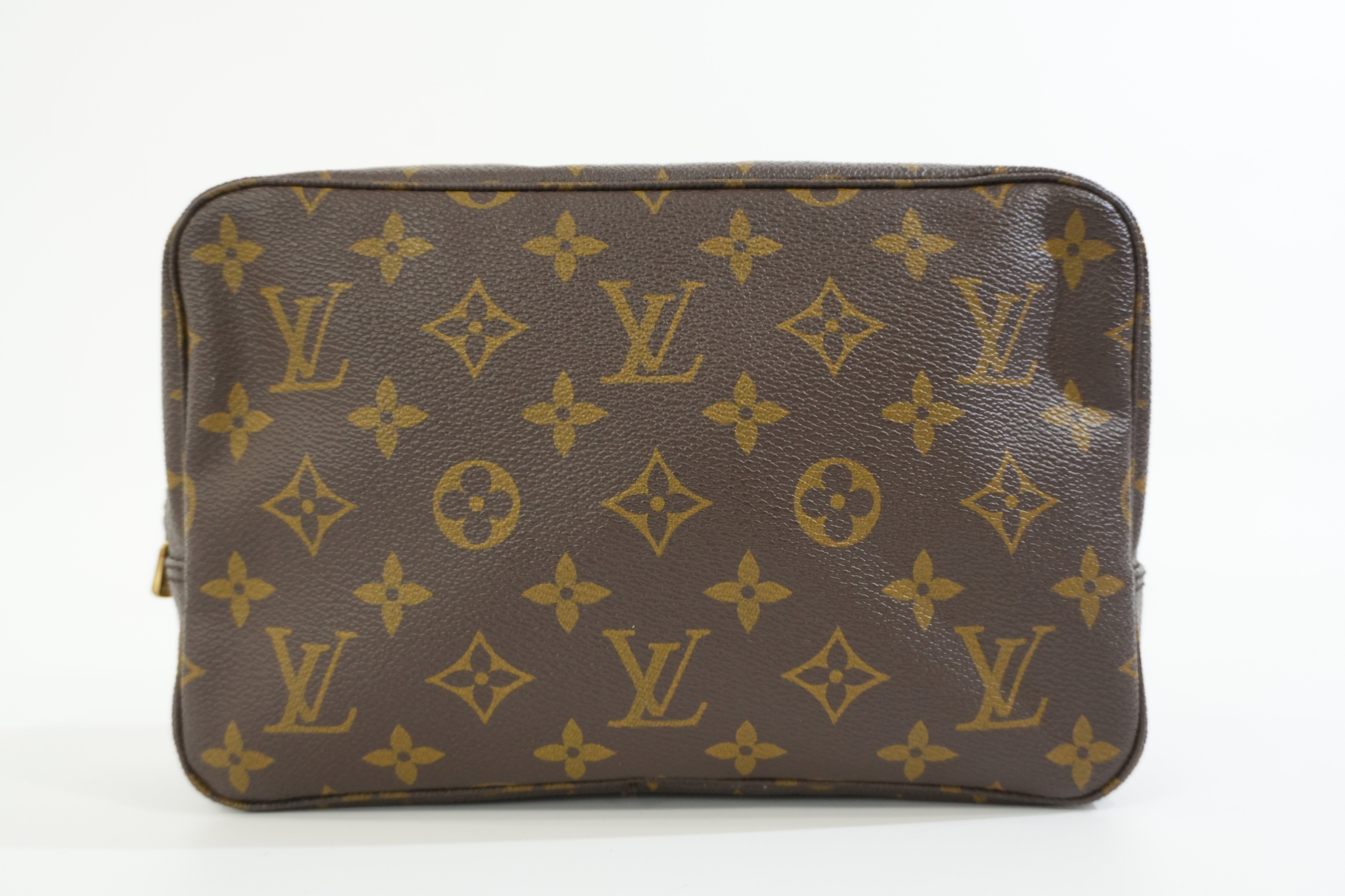 Pre-owned Louis Vuitton Monogram Trousse 23 Used