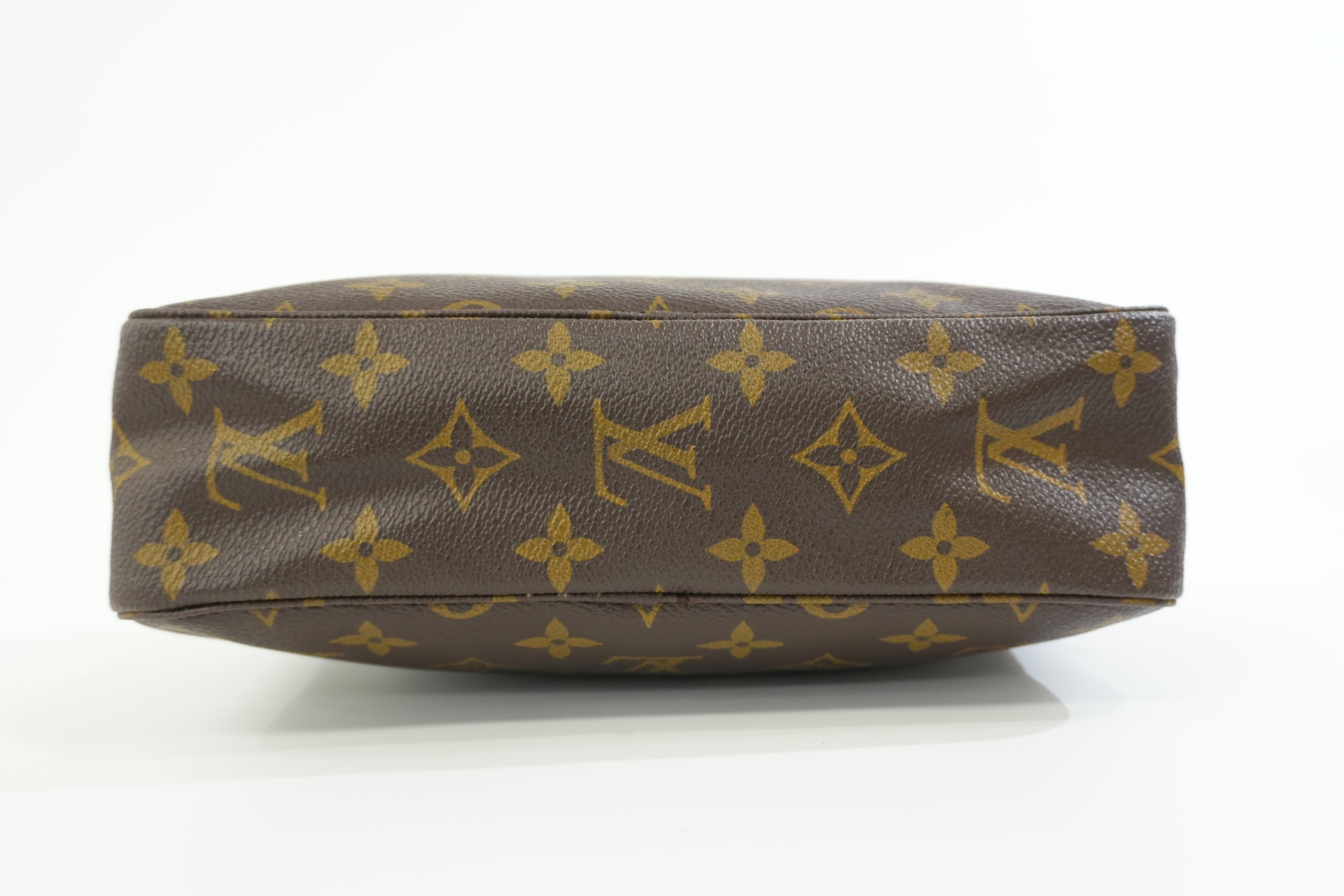 Pre-owned Louis Vuitton Monogram Trousse 23 Used