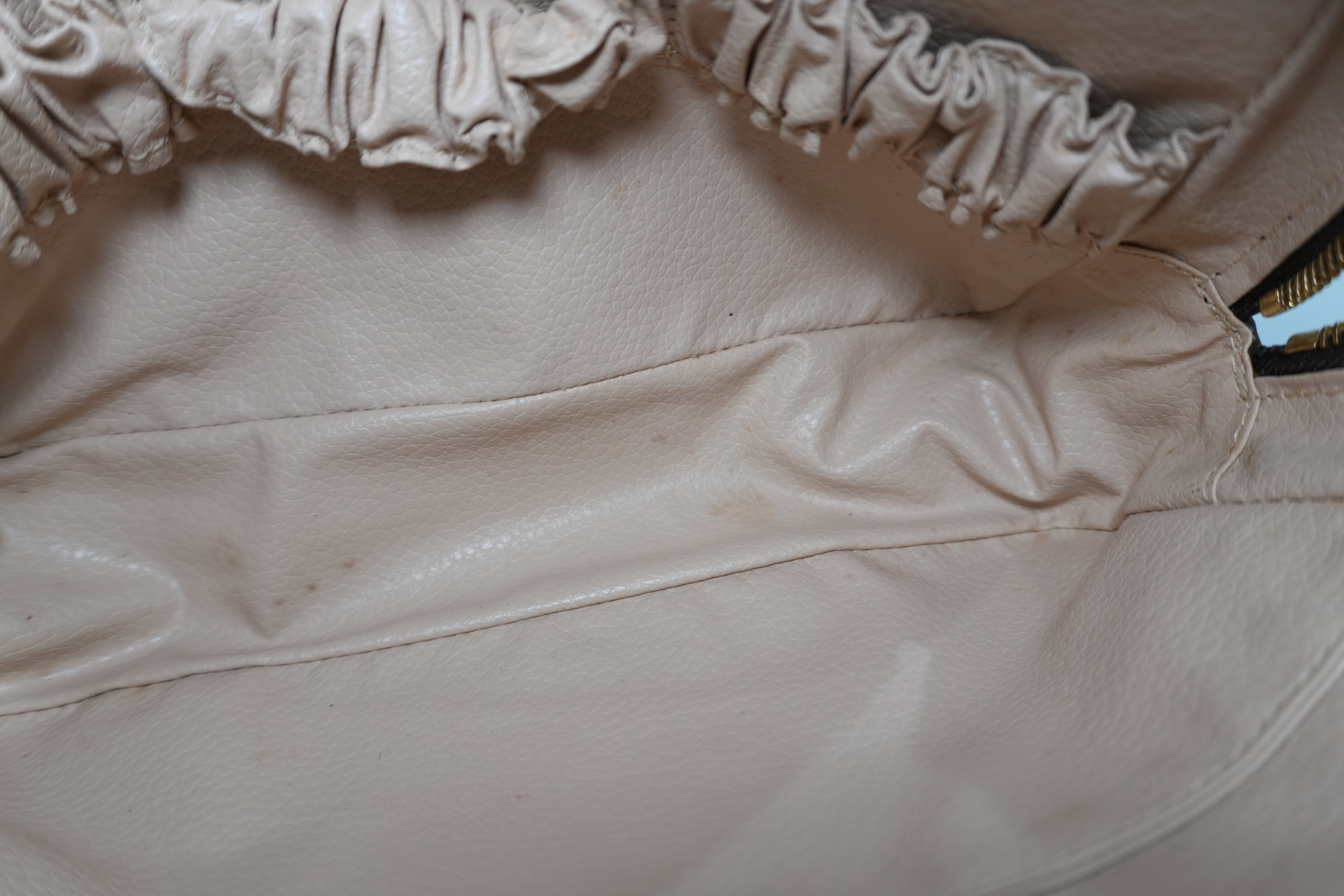 Pre-owned Louis Vuitton Monogram Trousse 23 Used