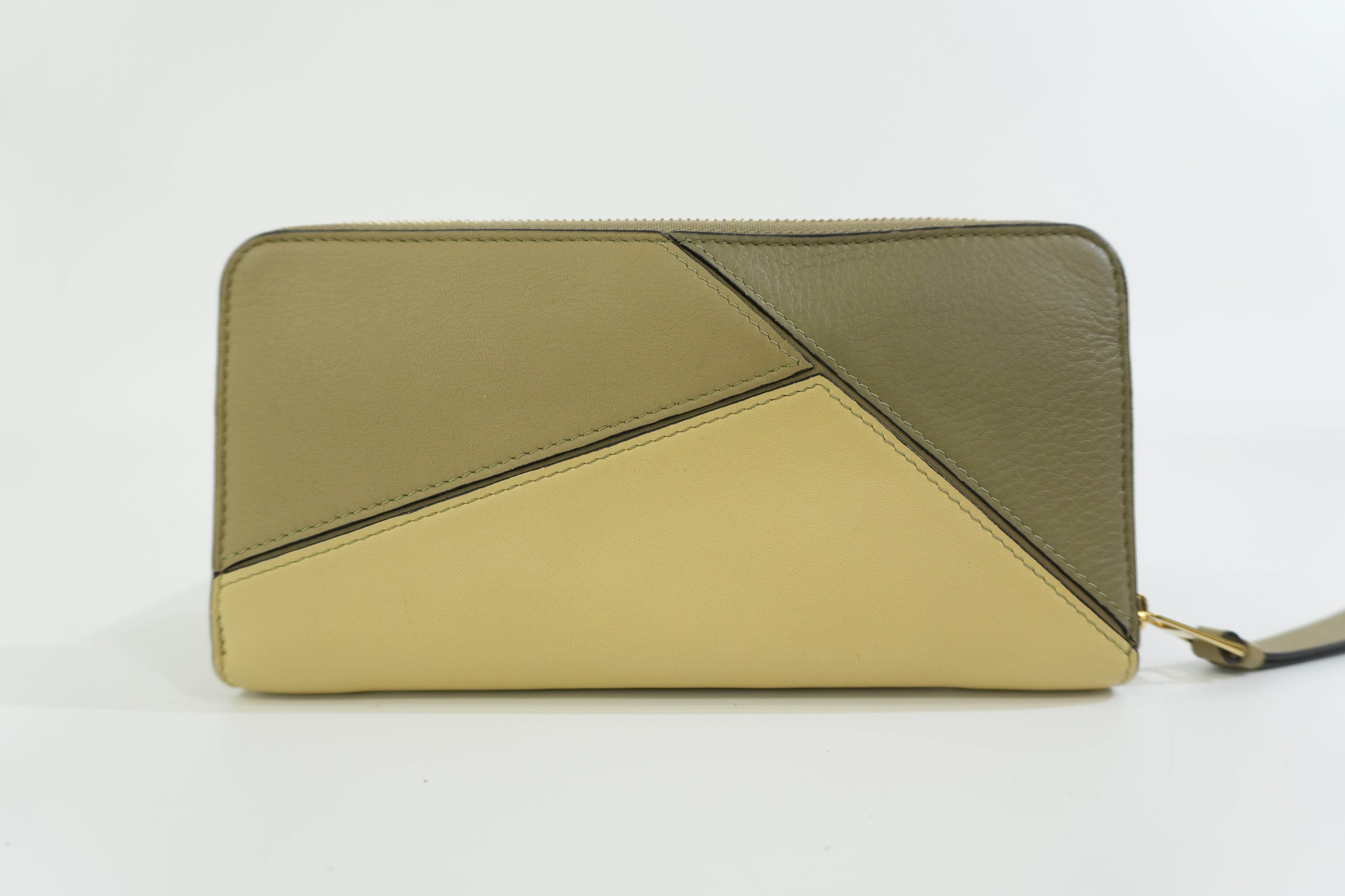 Pre-owned Loewe Leather Zippy Long Wallet Green Used