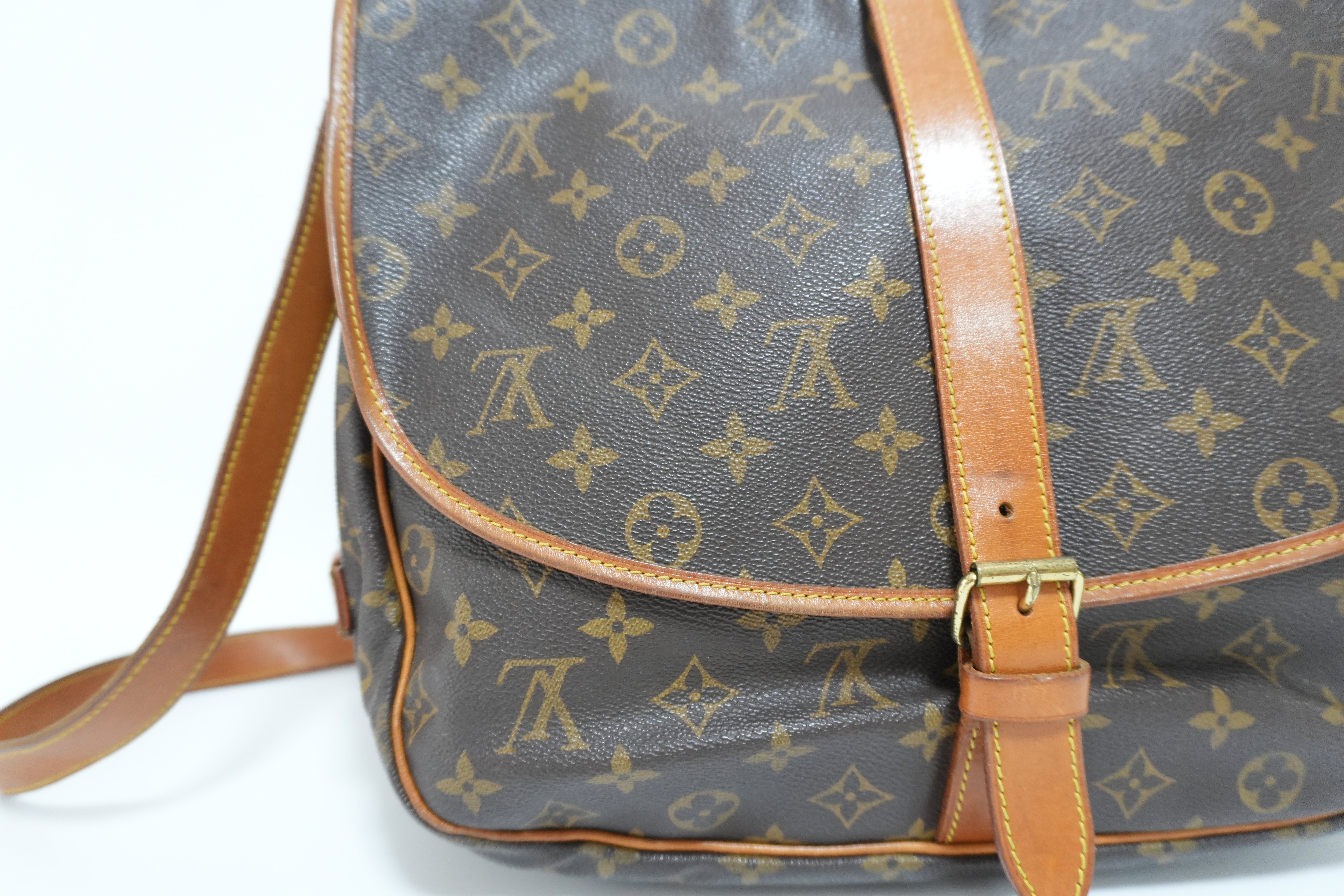 Louis Vuitton Monogram Saumur 35 Shoulder Bag Used