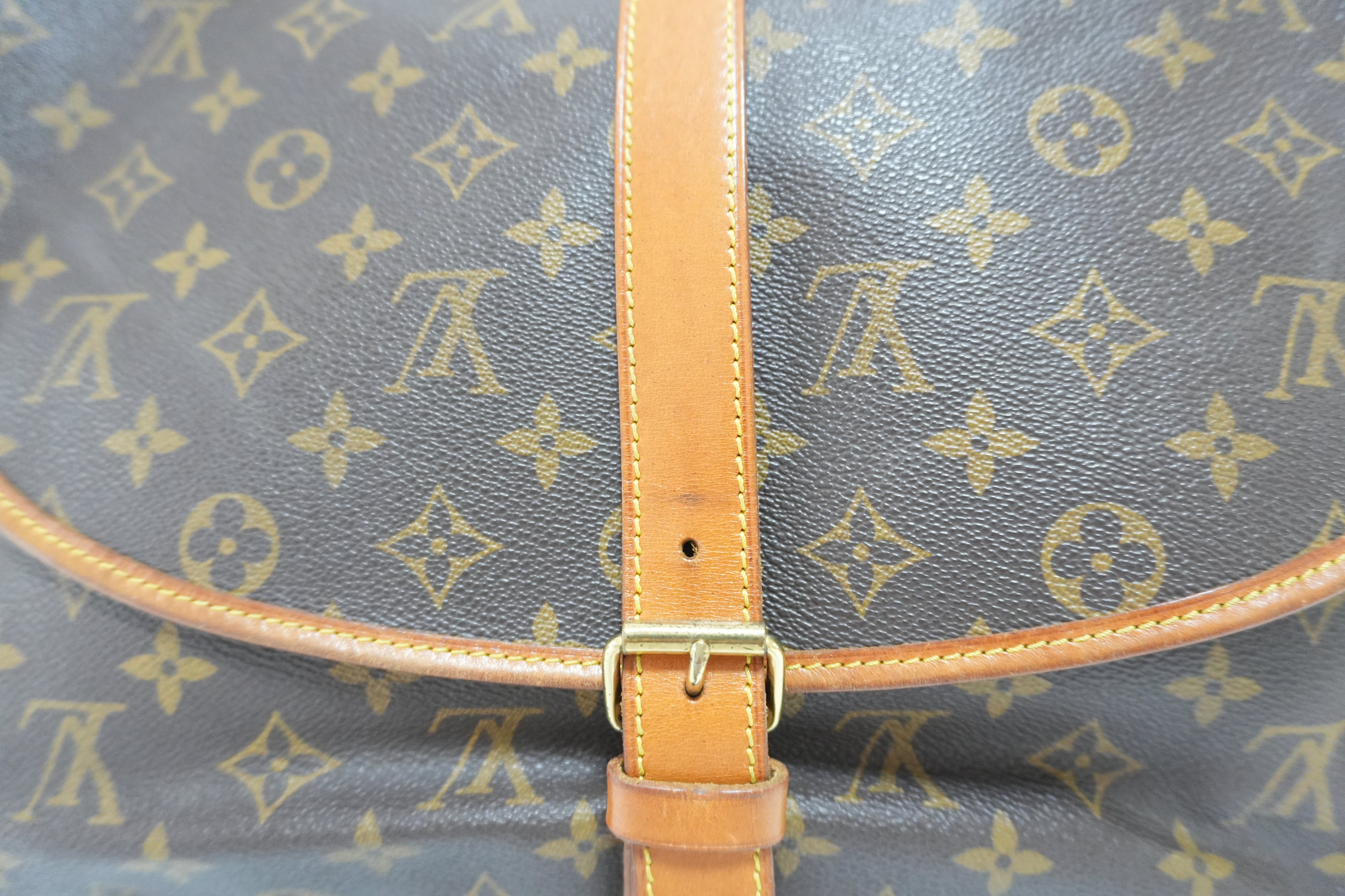 Louis Vuitton Monogram Saumur 35 Shoulder Bag Used