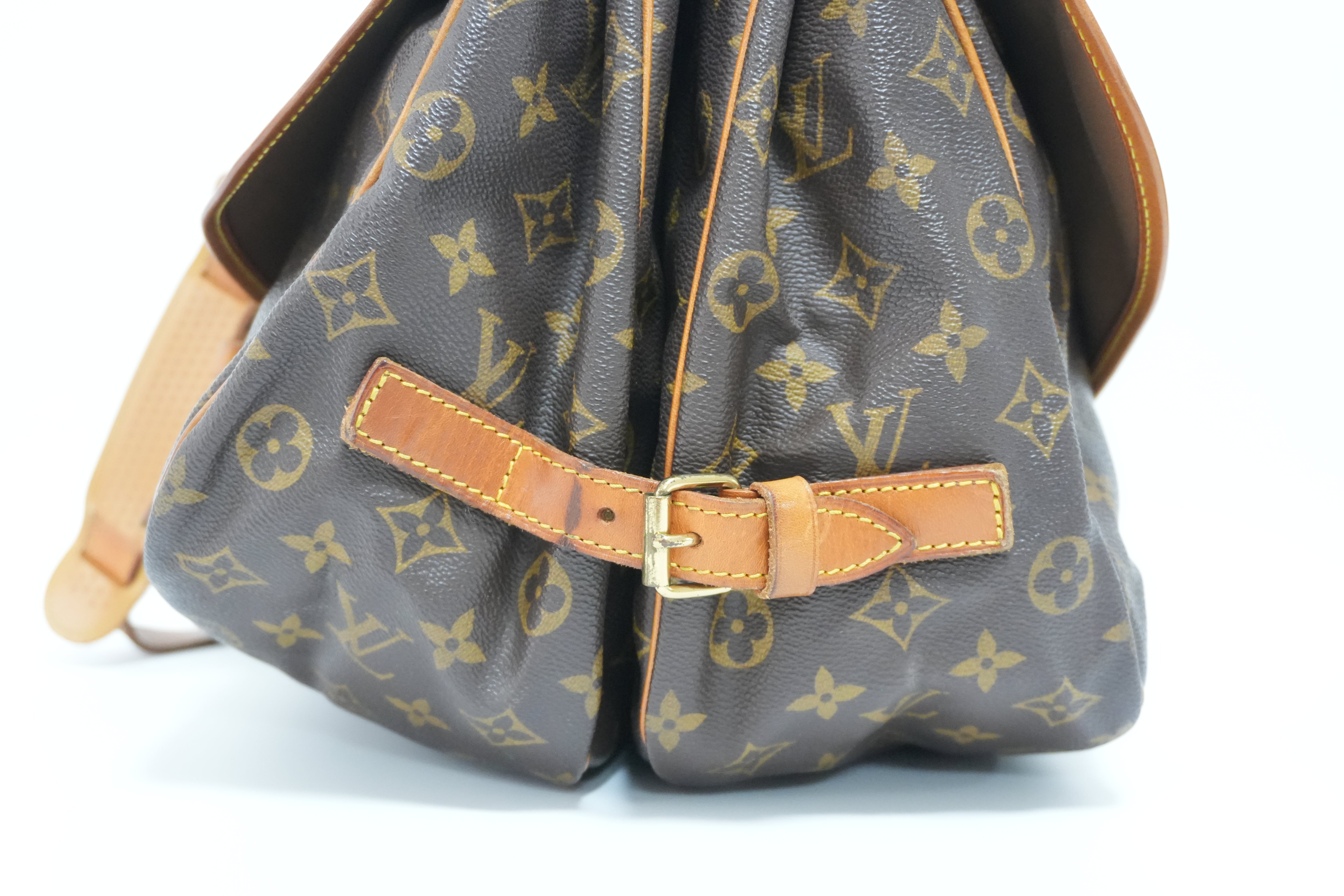 Louis Vuitton Monogram Saumur 35 Shoulder Bag Used