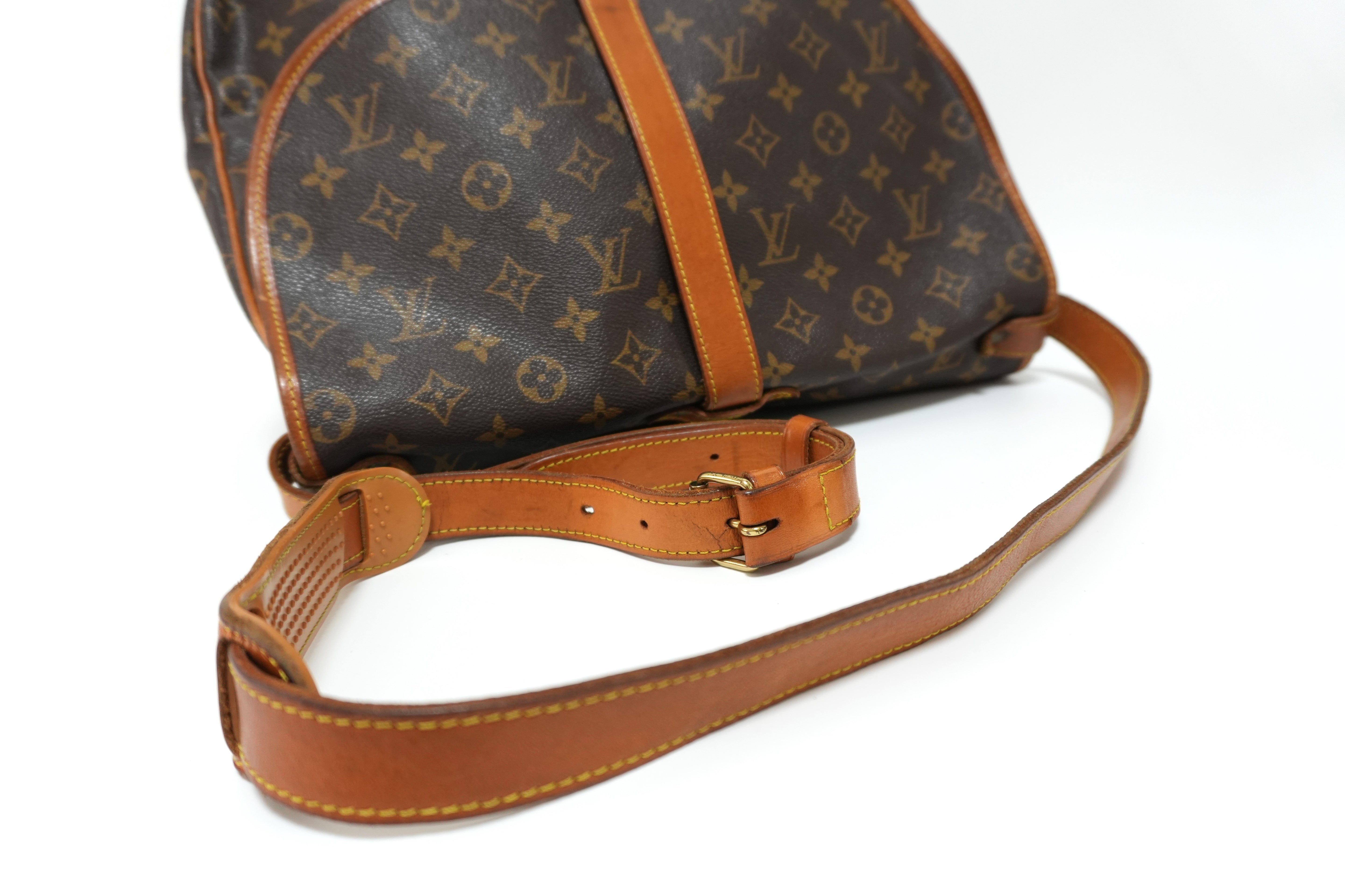 Louis Vuitton Monogram Saumur 35 Shoulder Bag Used