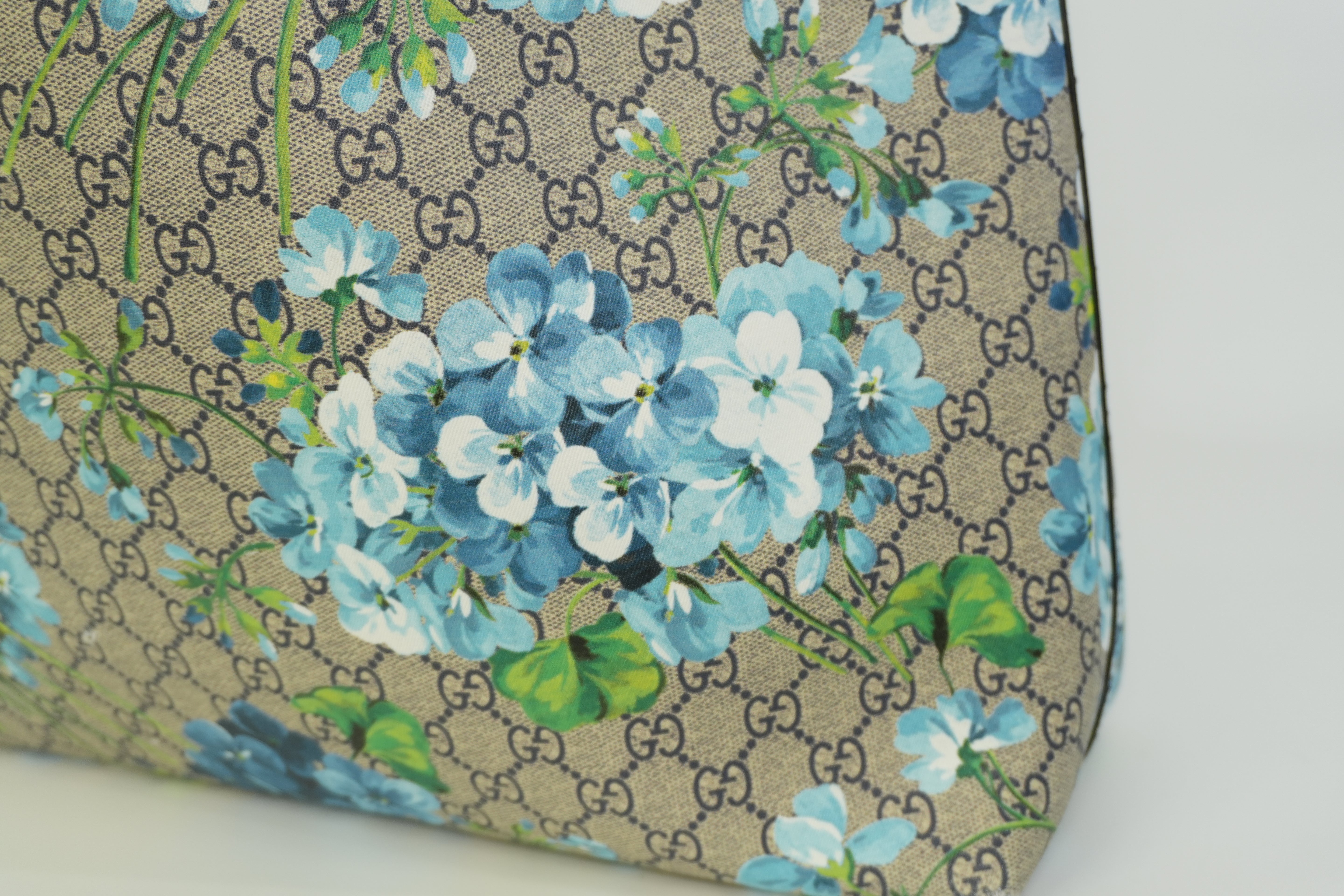 Pre-owned Gucci Canvas Blooms Reversible Tote Bag Blue Used