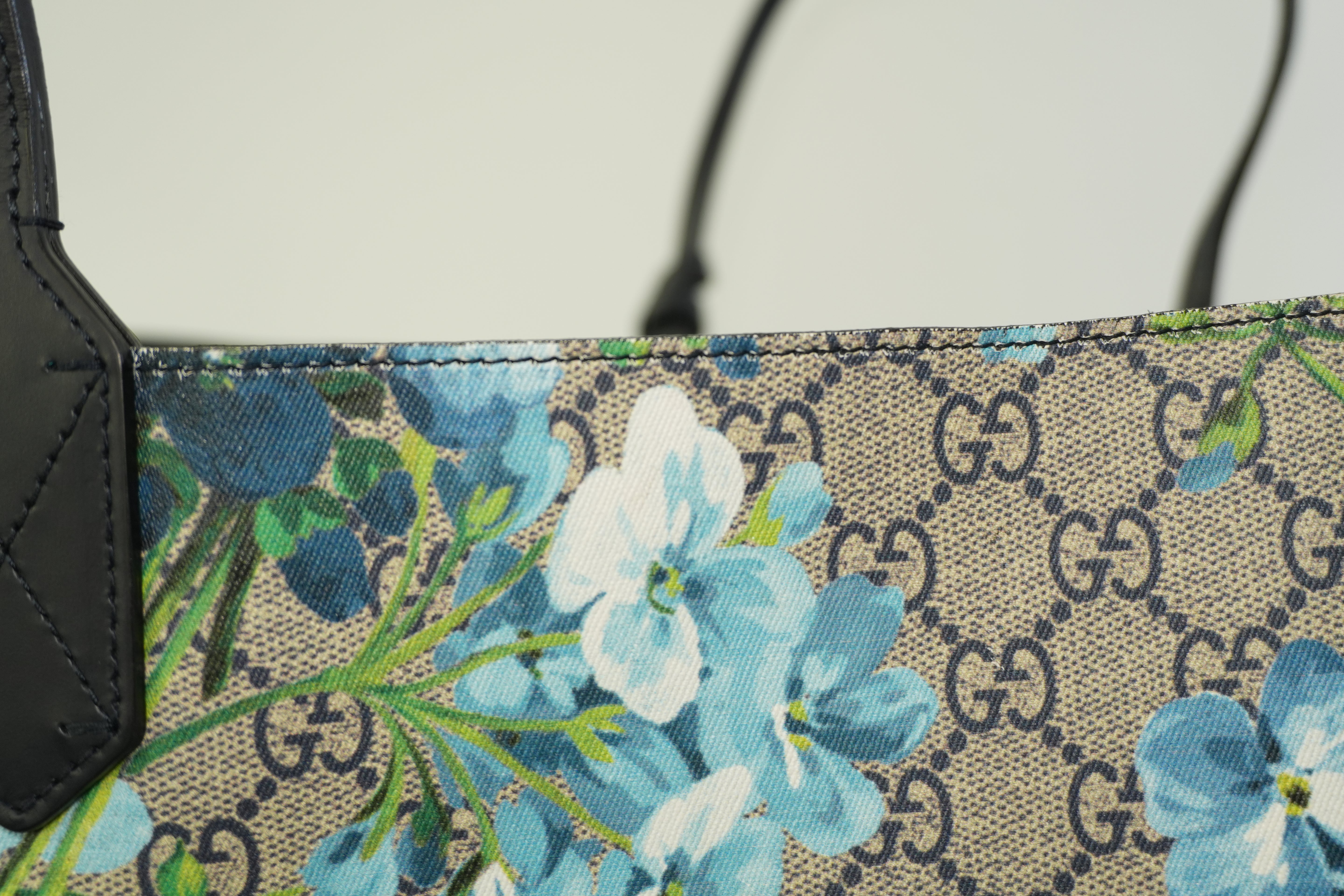 Pre-owned Gucci Canvas Blooms Reversible Tote Bag Blue Used