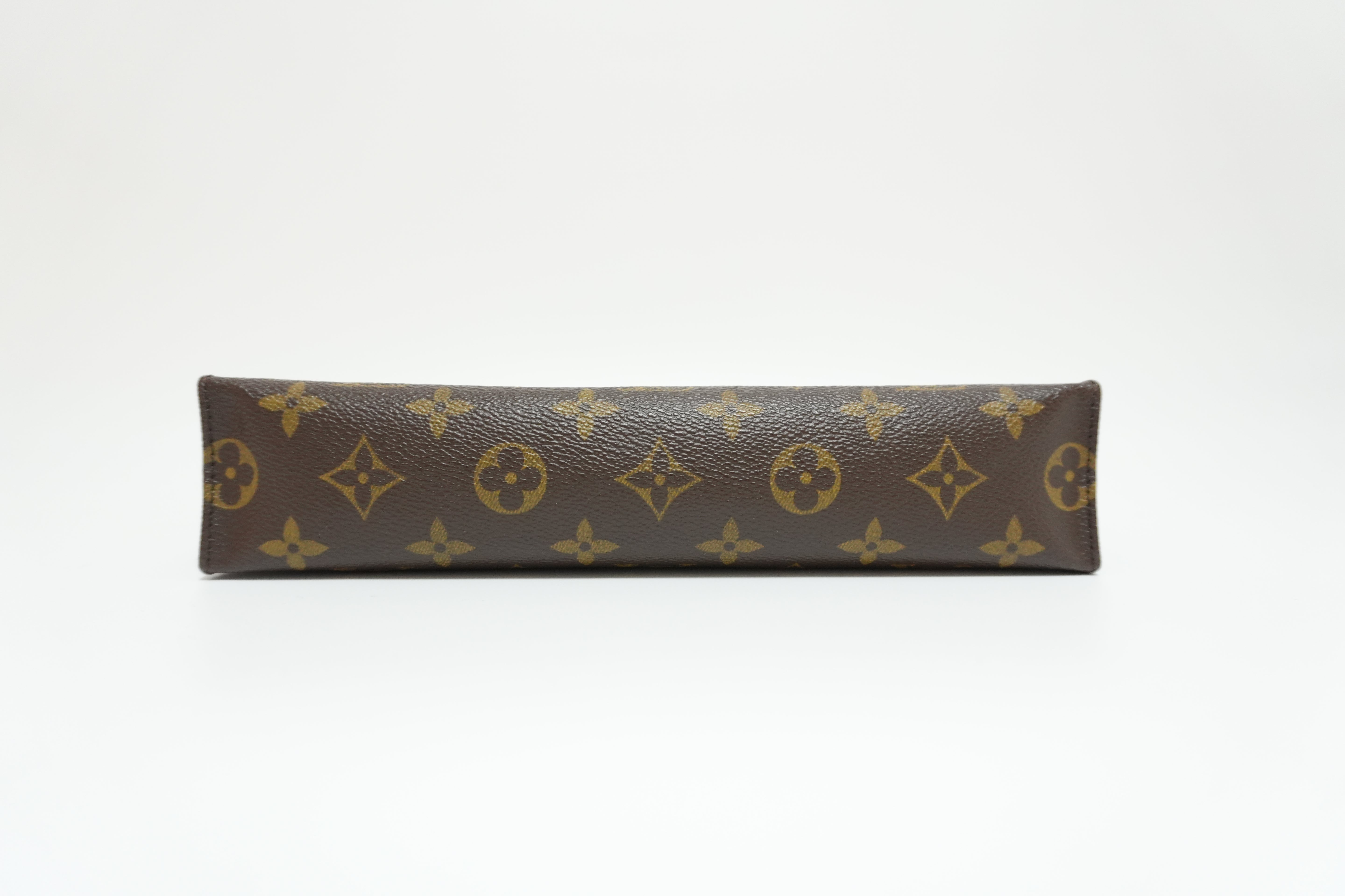 Louis Vuitton Monogram Toiletry Pouch 26 Used