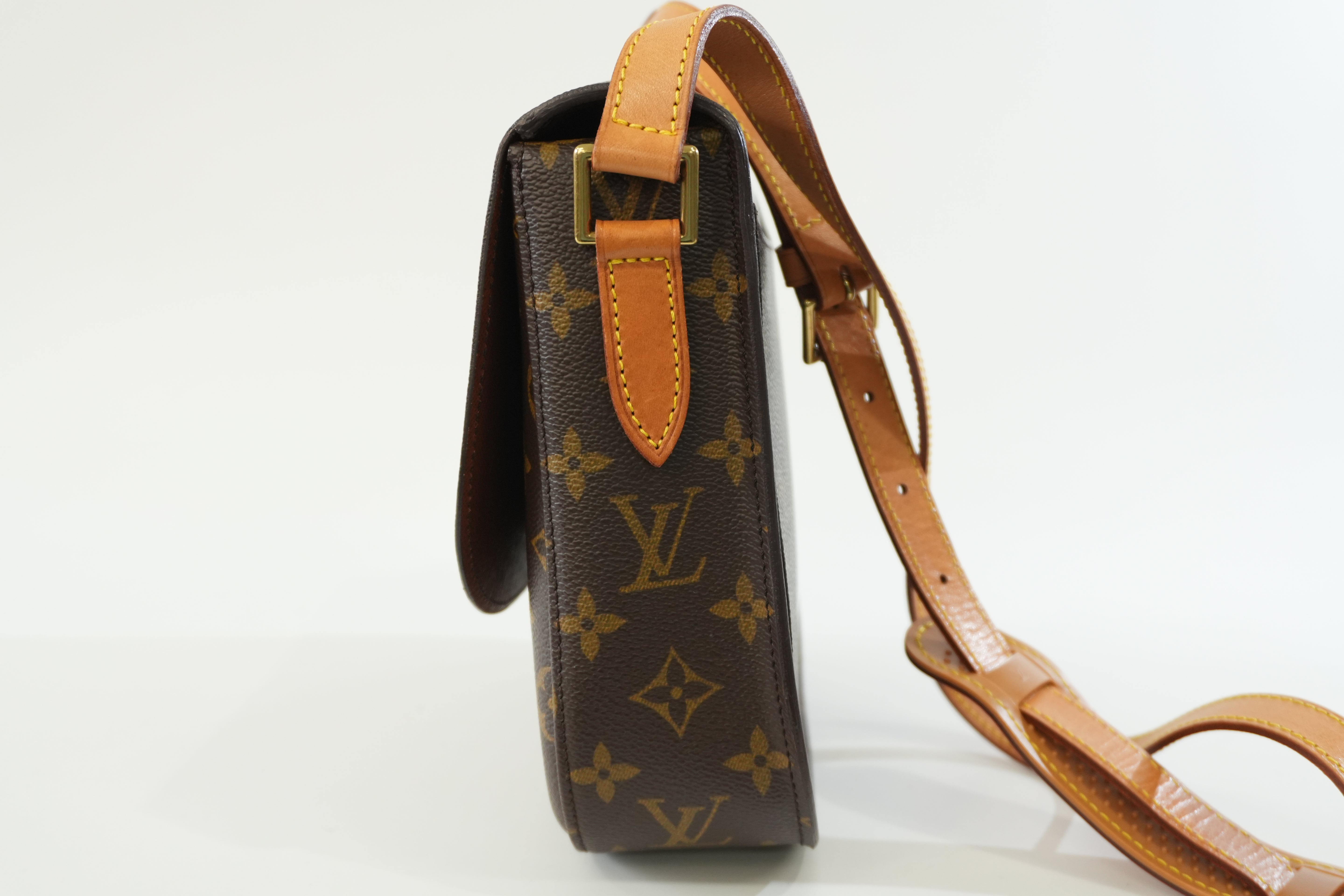Pre-owned Louis Vuitton Monogram Saint Cloud GM Shoulder Bag Used