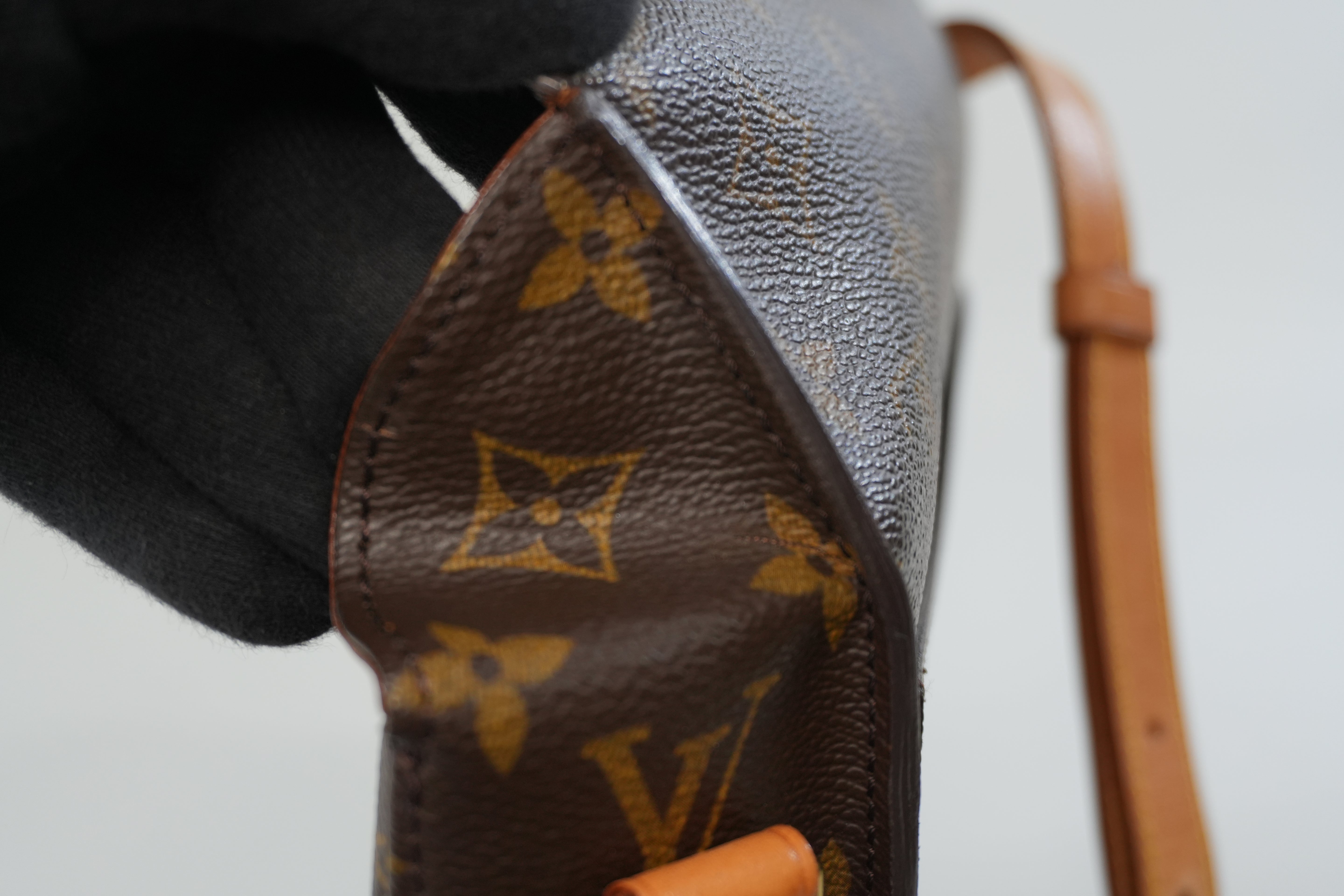 Pre-owned Louis Vuitton Monogram Saint Cloud GM Shoulder Bag Used