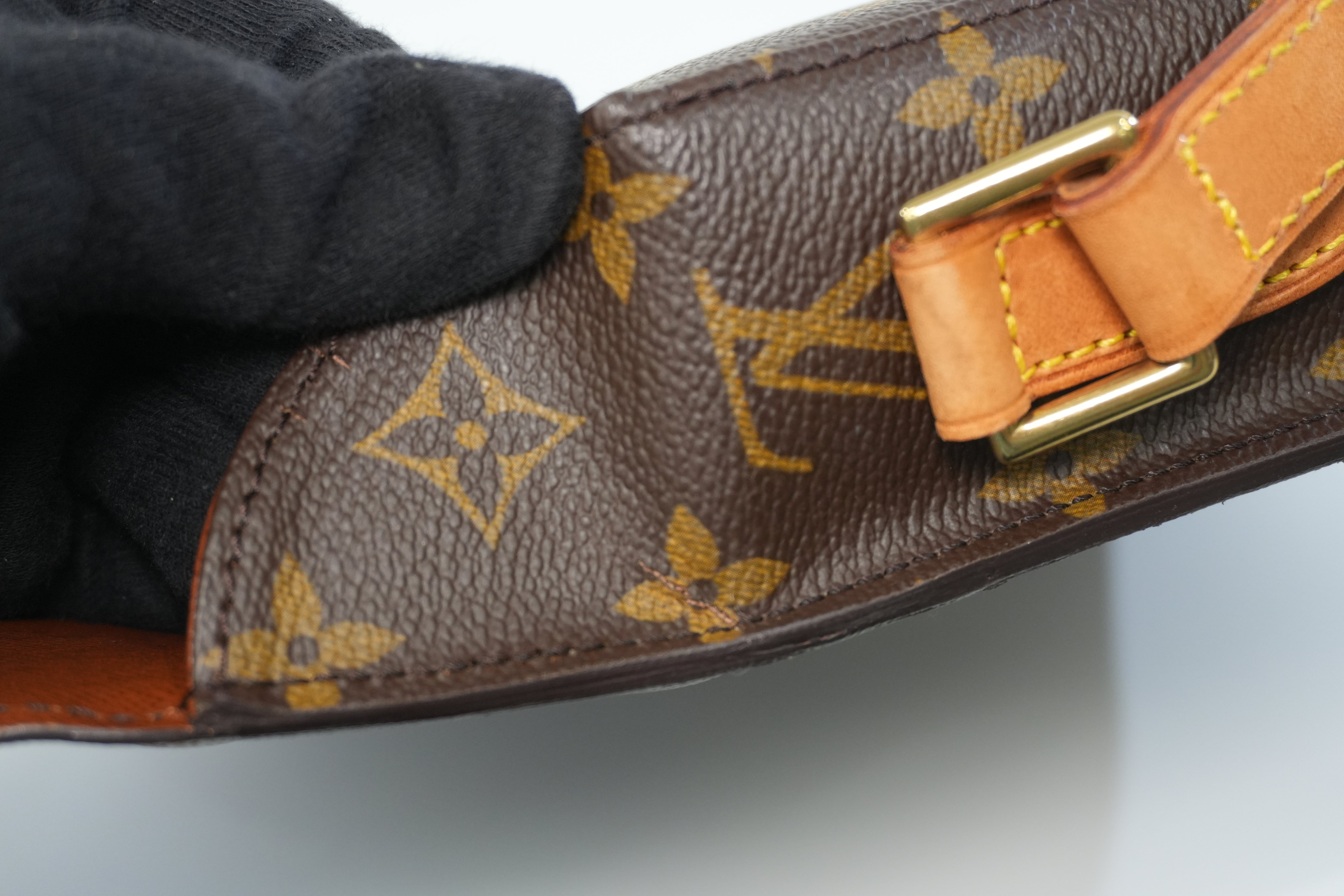 Pre-owned Louis Vuitton Monogram Saint Cloud GM Shoulder Bag Used