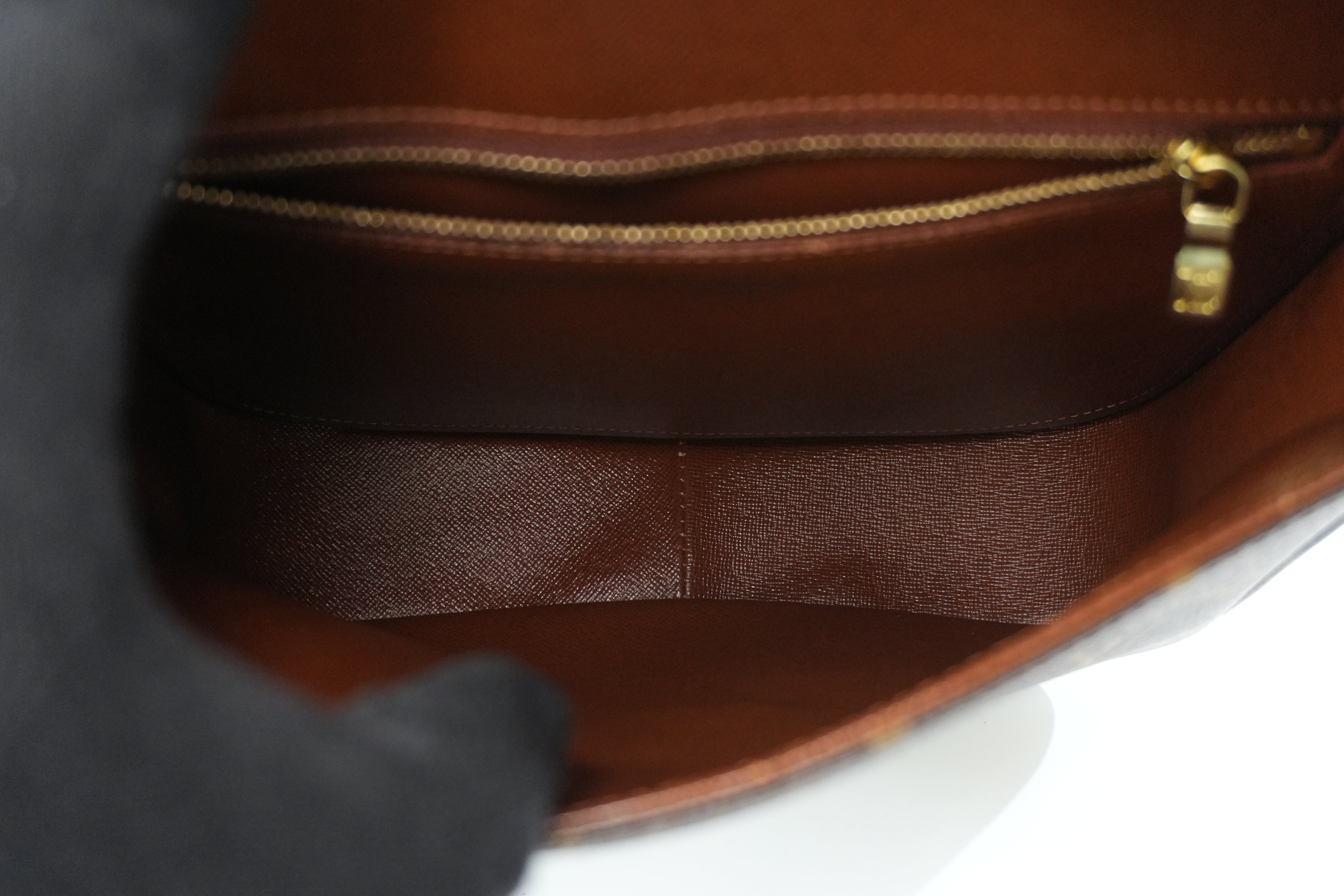Pre-owned Louis Vuitton Monogram Saint Cloud GM Shoulder Bag Used